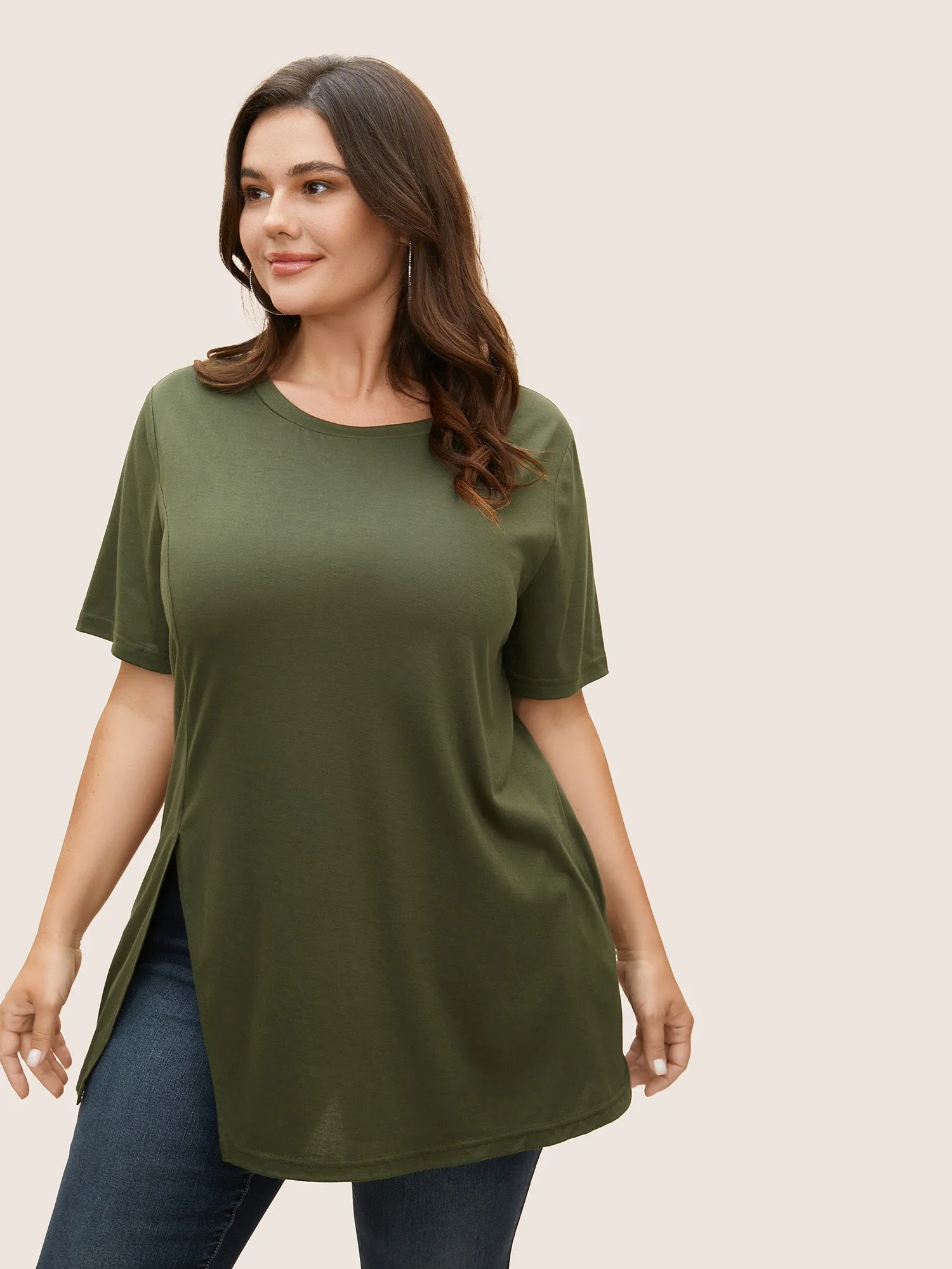 Solid Round Neck Pocket Split Hem T-shirt sold by Bloomchic