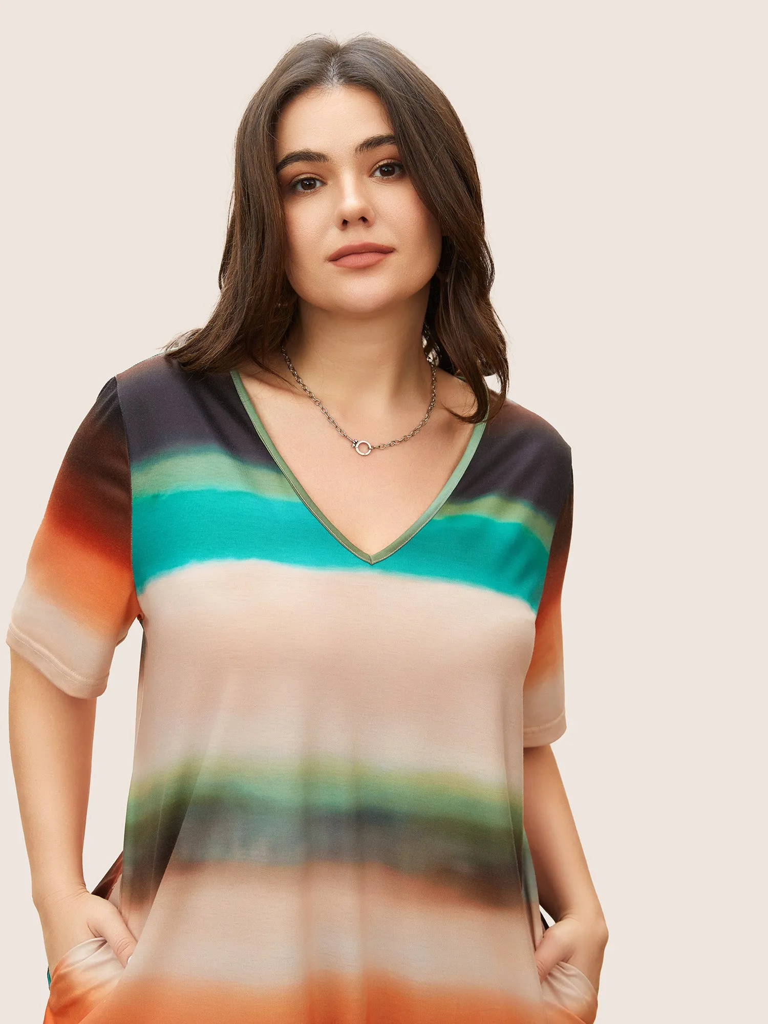 Ombre Contrast V Neck Curved Hem Dress sold by Bloomchic product image thumbnail 4