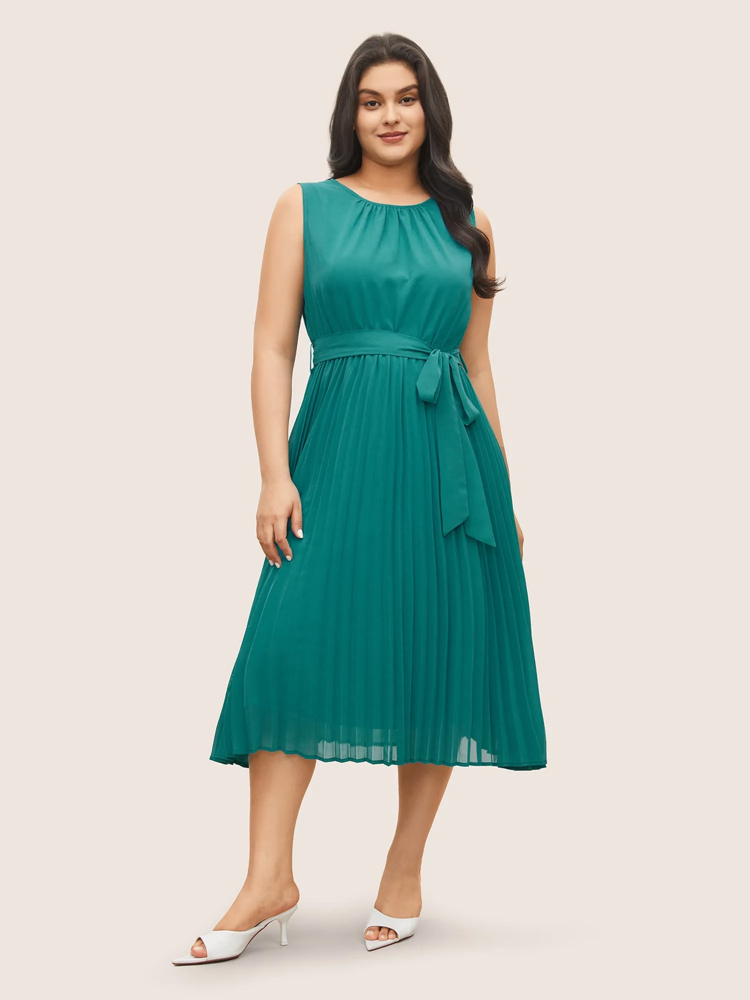 Plain Sleeveless Elastic Waist Pleated Belted Dress sold by Bloomchic