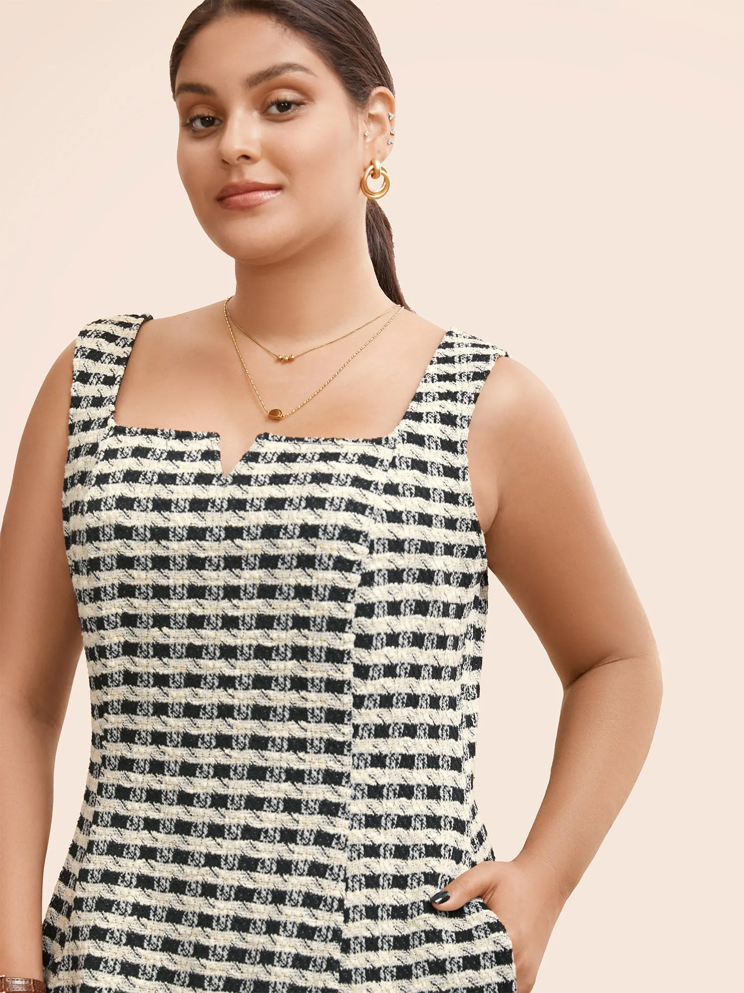 Stretch Woven Notched Collar Fitted Midi Dress sold by Bloomchic product image thumbnail 3