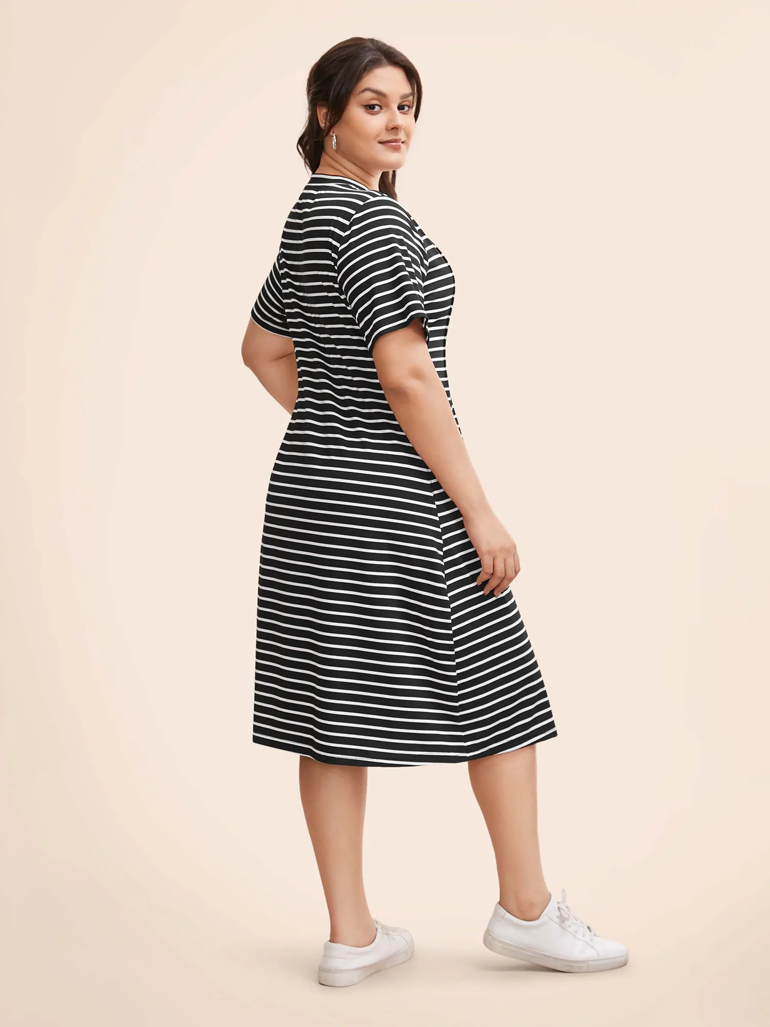 V Neck Striped Pleated Midi Dress sold by Bloomchic product image thumbnail 3