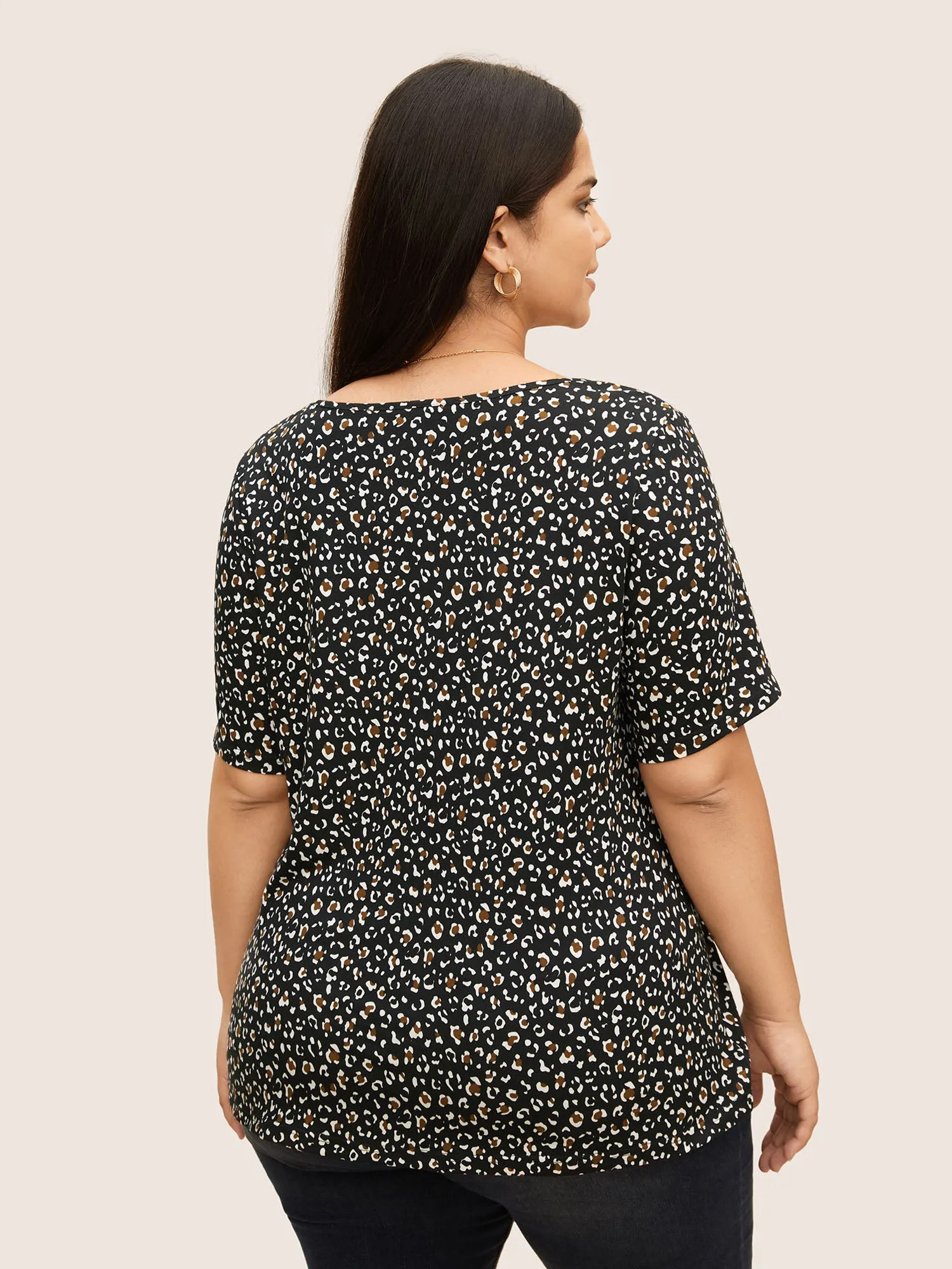 Crew Neck Leopard Print Contrast T-shirt sold by Bloomchic product image thumbnail 2