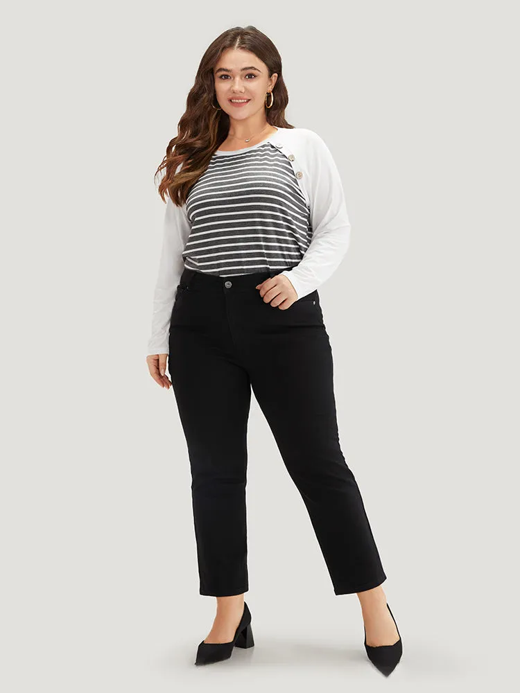 Plain Black Wash Zipper Fly Jeans sold by Bloomchic product image thumbnail 2