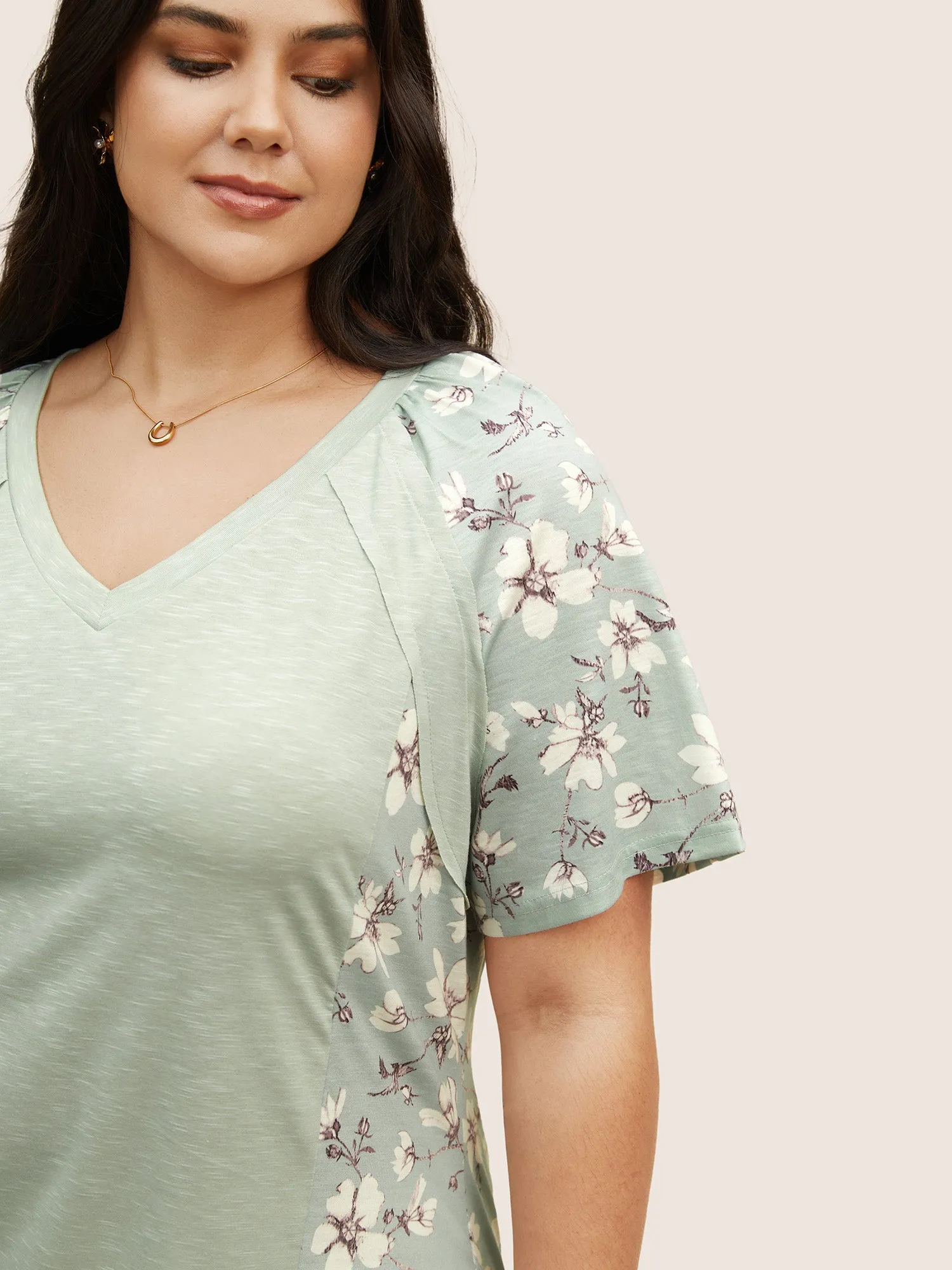 Floral Patchwork Pleated Raglan Sleeve T-shirt sold by Bloomchic product image thumbnail 4