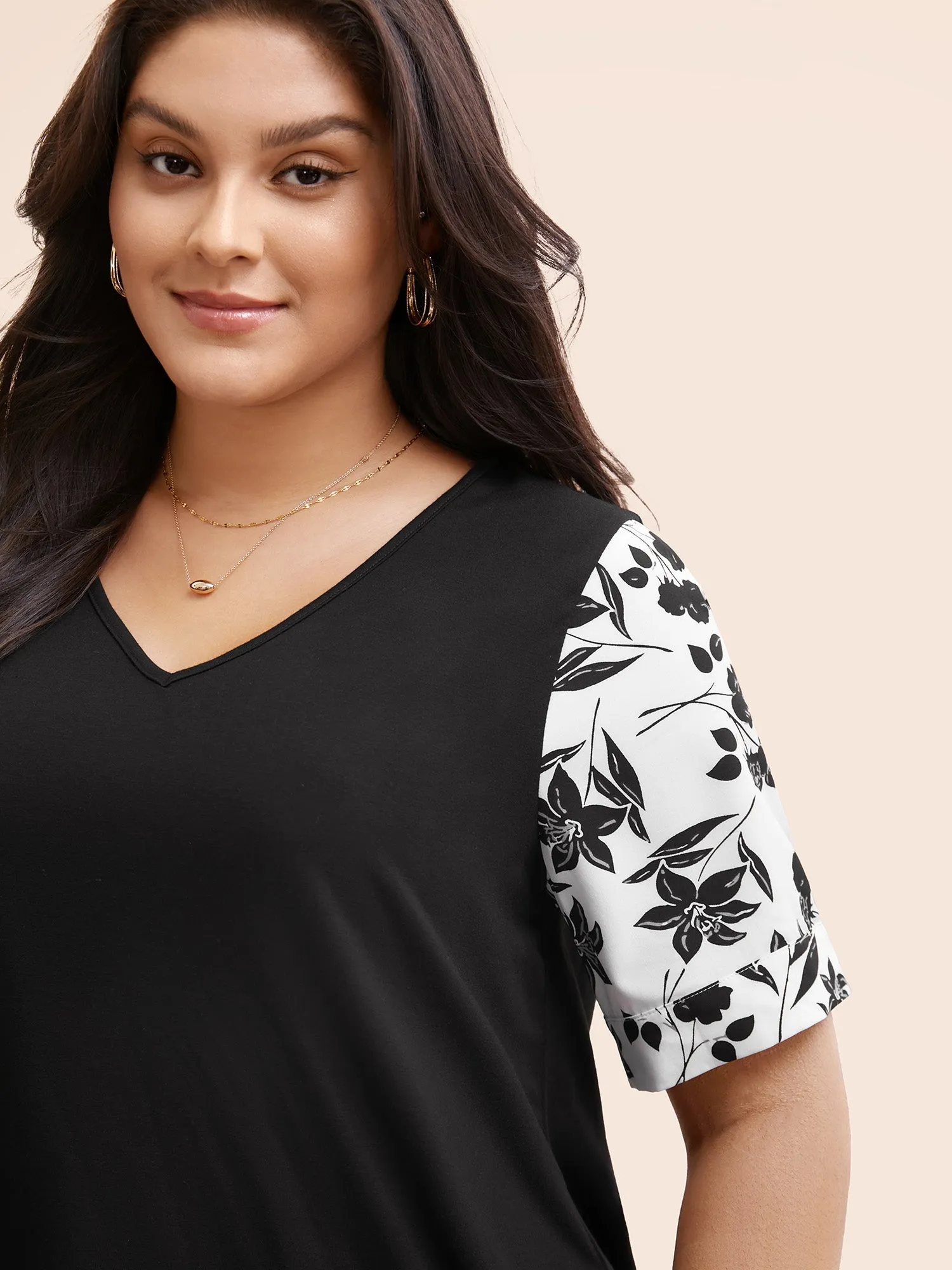 Silhouette Floral Print V Neck Patchwork T-shirt sold by Bloomchic product image thumbnail 5