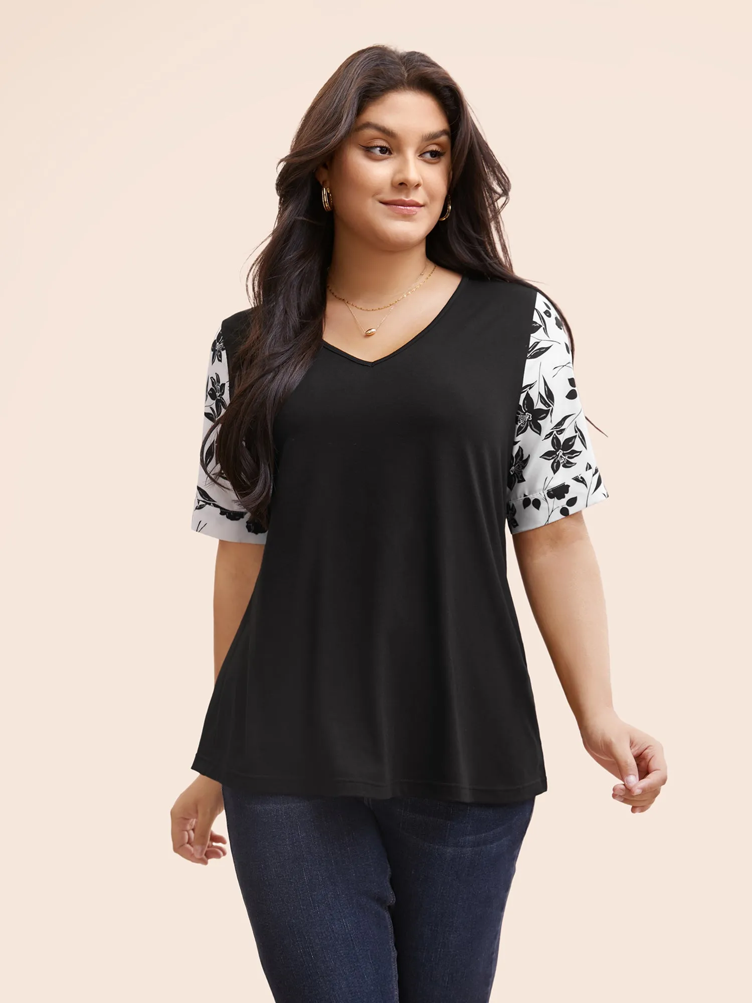 Silhouette Floral Print V Neck Patchwork T-shirt sold by Bloomchic