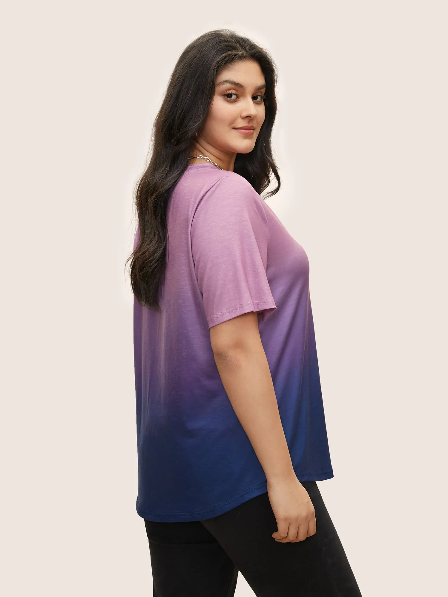 Ombre Contrast Patched Pocket T-shirt sold by Bloomchic product image thumbnail 2