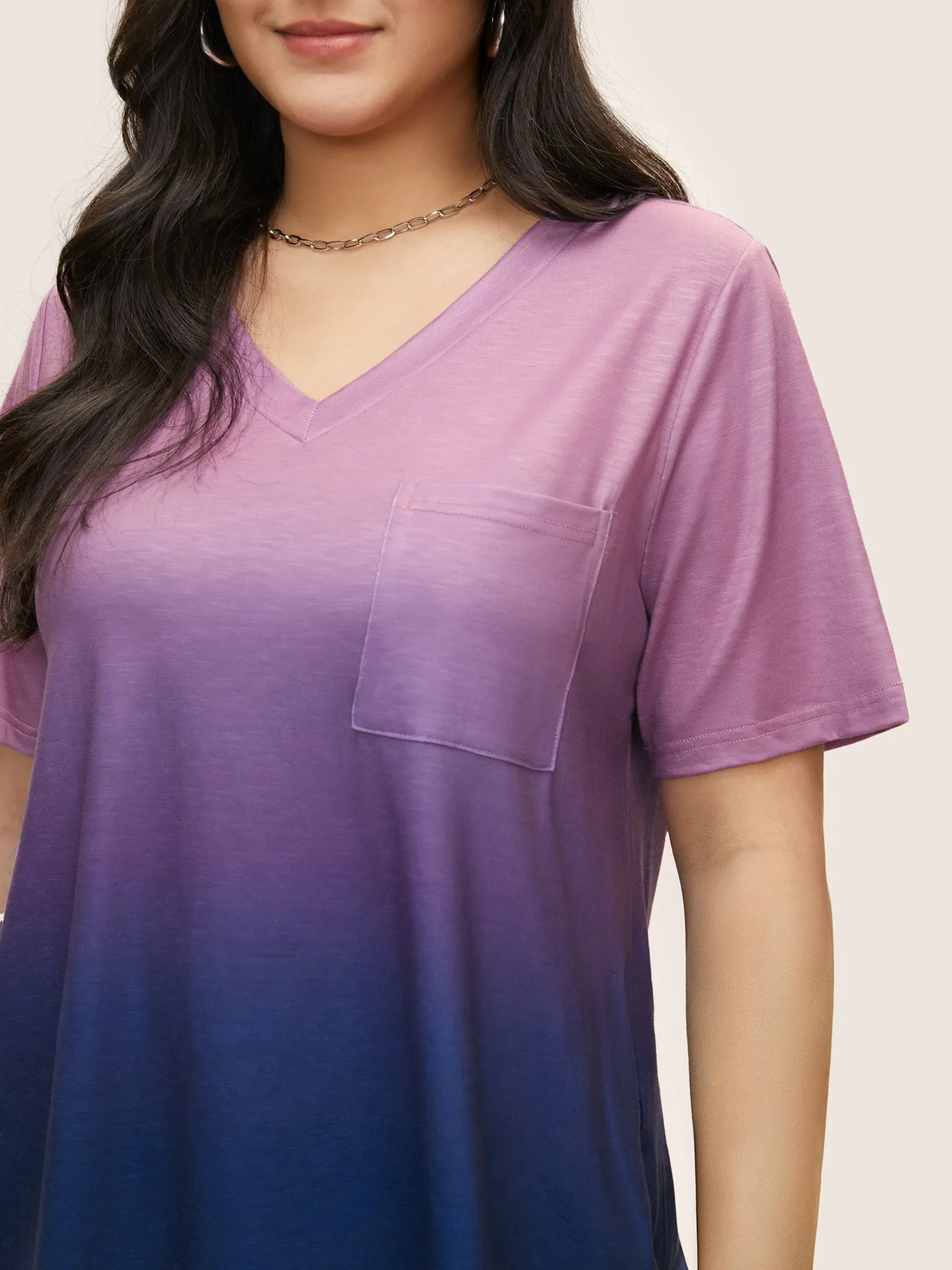 Ombre Contrast Patched Pocket T-shirt sold by Bloomchic product image thumbnail 4