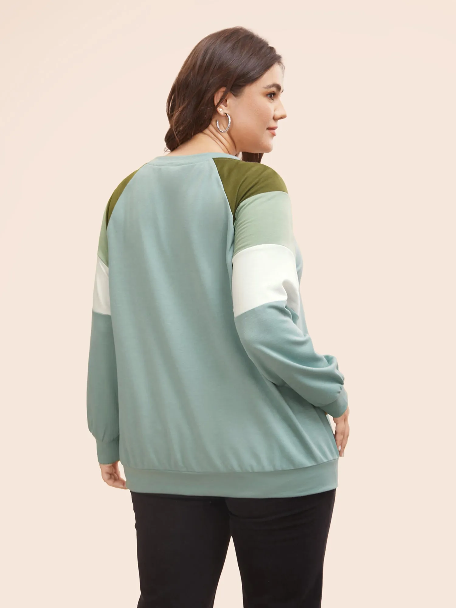 Contrast Patchwork Notched Raglan Sleeve Sweatshirt sold by Bloomchic product image thumbnail 2