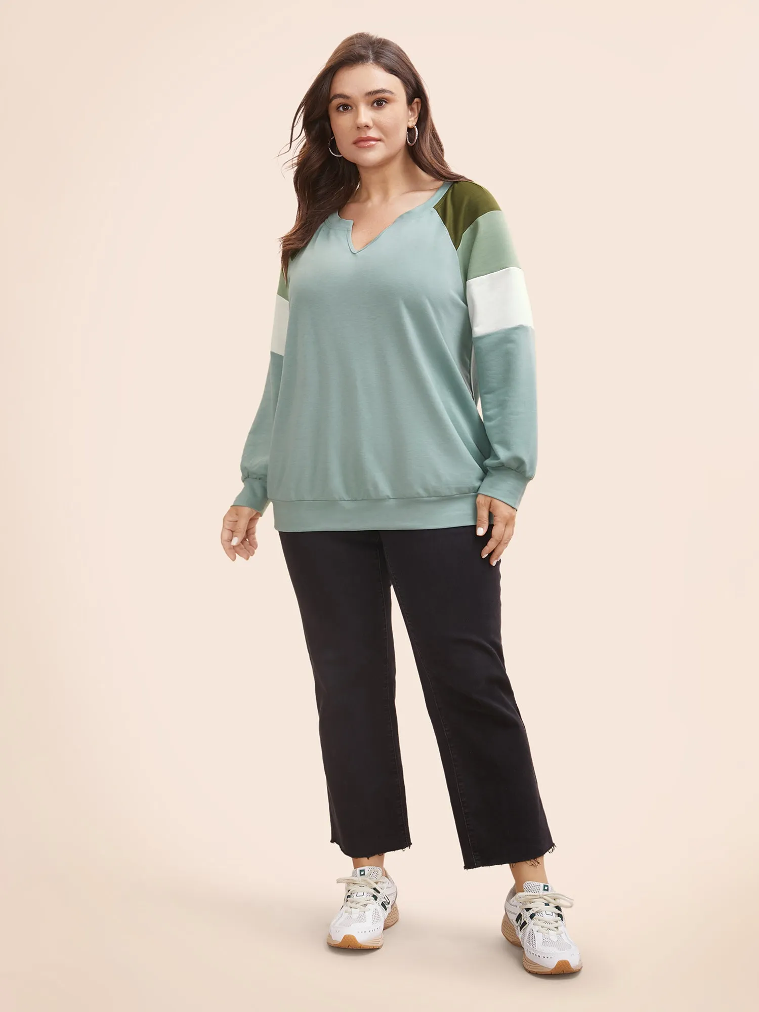 Contrast Patchwork Notched Raglan Sleeve Sweatshirt sold by Bloomchic product image thumbnail 3