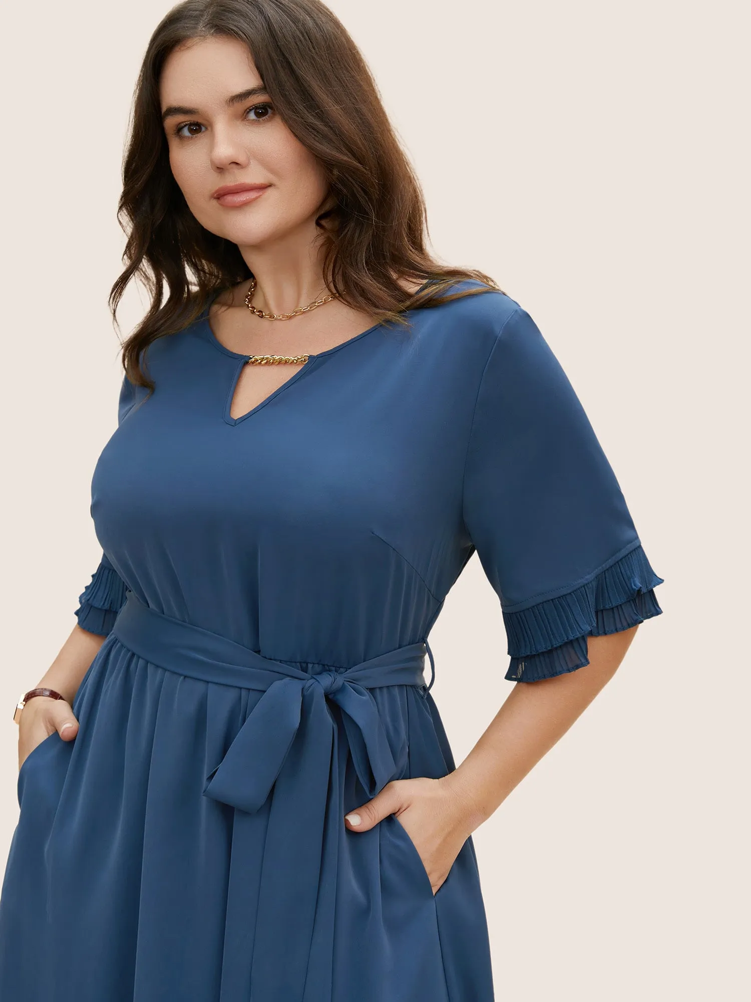 Plain Keyhole Metal Chain Detail Tiered Ruffles Dress sold by Bloomchic product image thumbnail 2