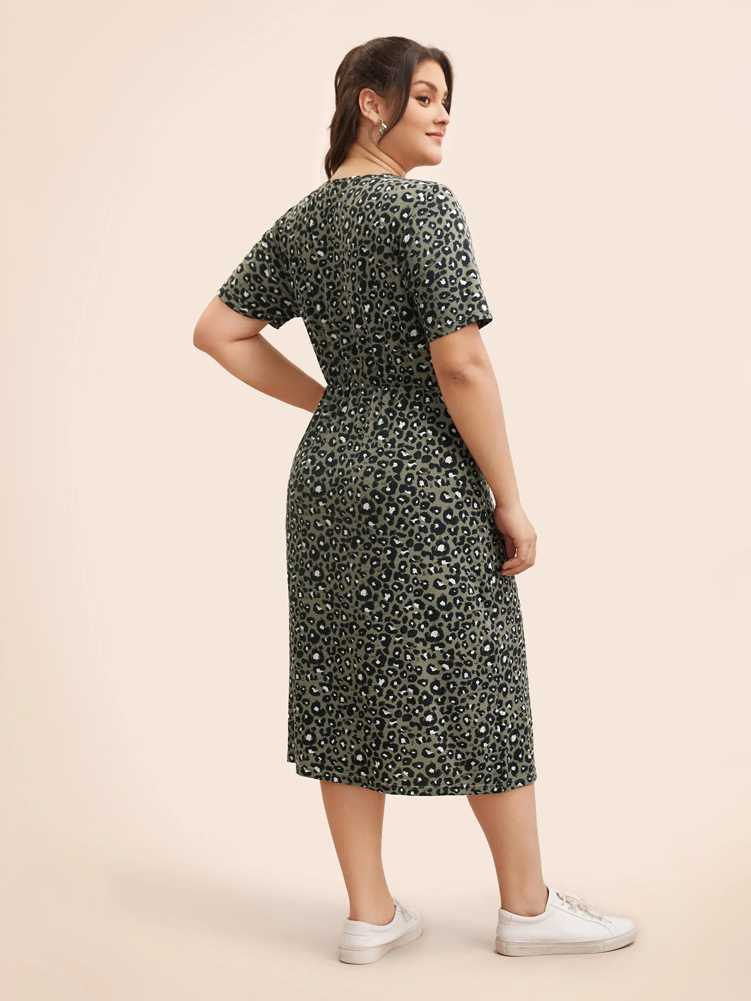 Round Neck Leopard Print Midi Dress sold by Bloomchic product image thumbnail 3
