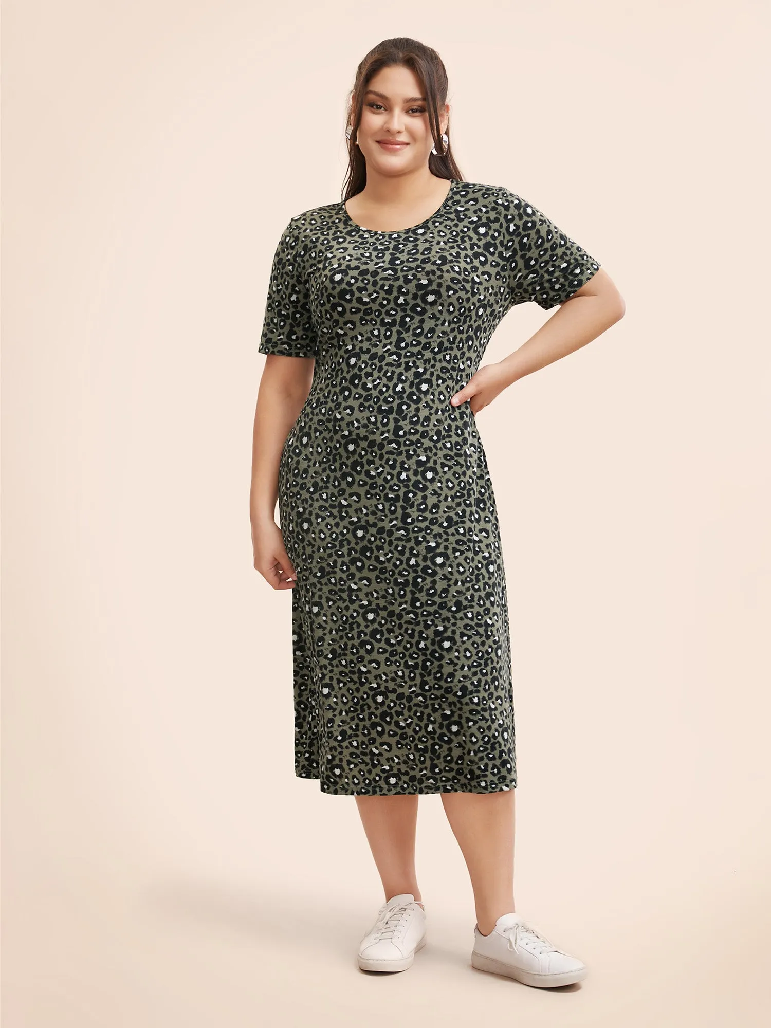Round Neck Leopard Print Midi Dress sold by Bloomchic product image thumbnail 2