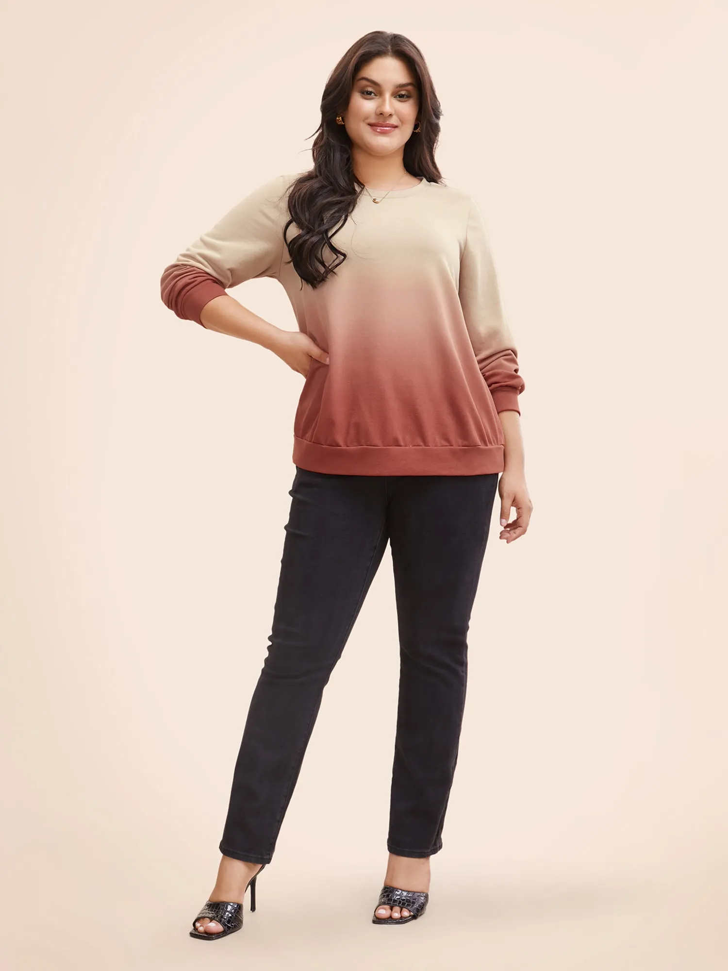 Gradient Dyeing Round Neck Sweatshirt sold by Bloomchic product image thumbnail 3