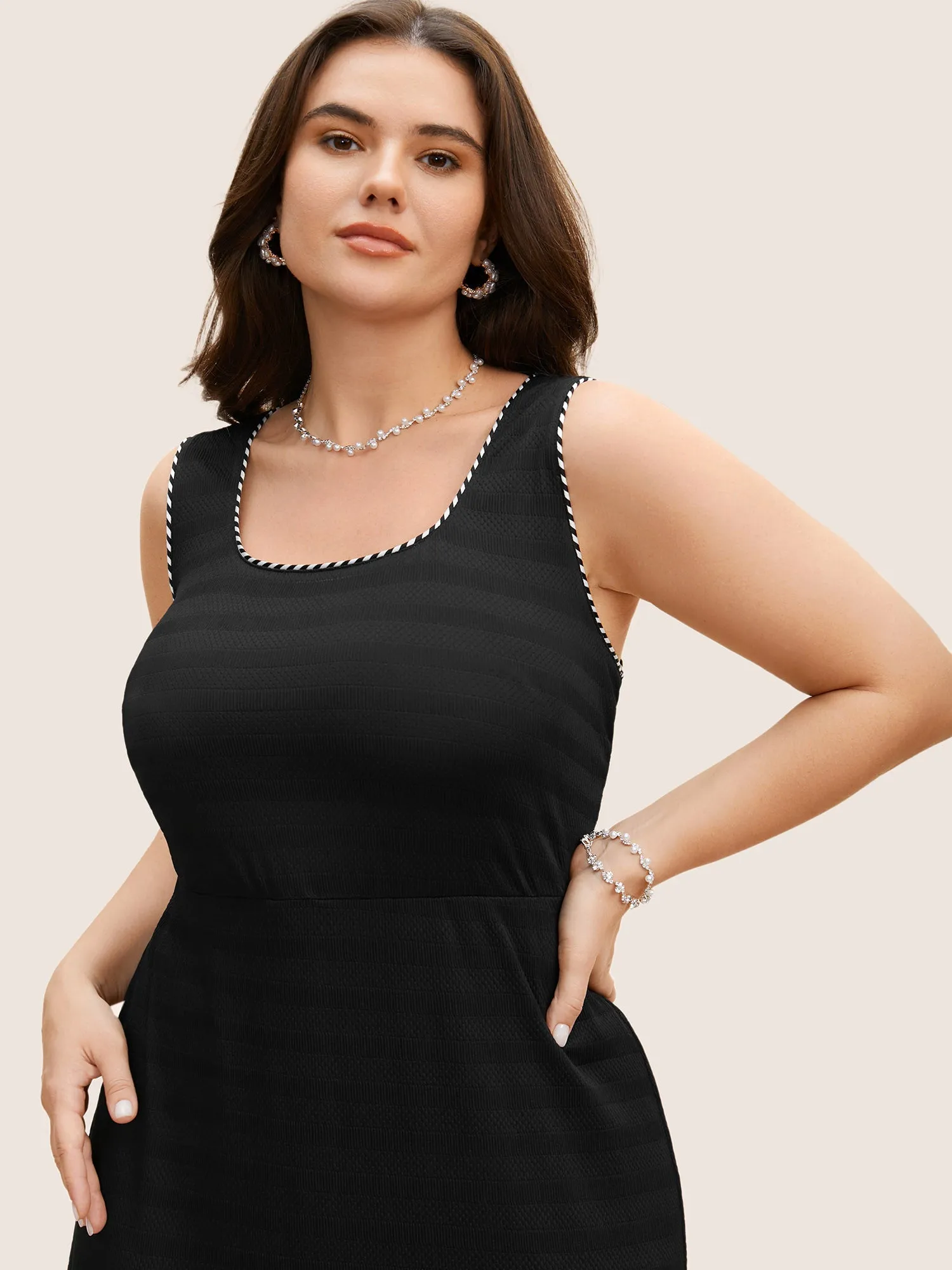 Square Neck Contrast Webbing Split Hem Dress sold by Bloomchic product image thumbnail 2