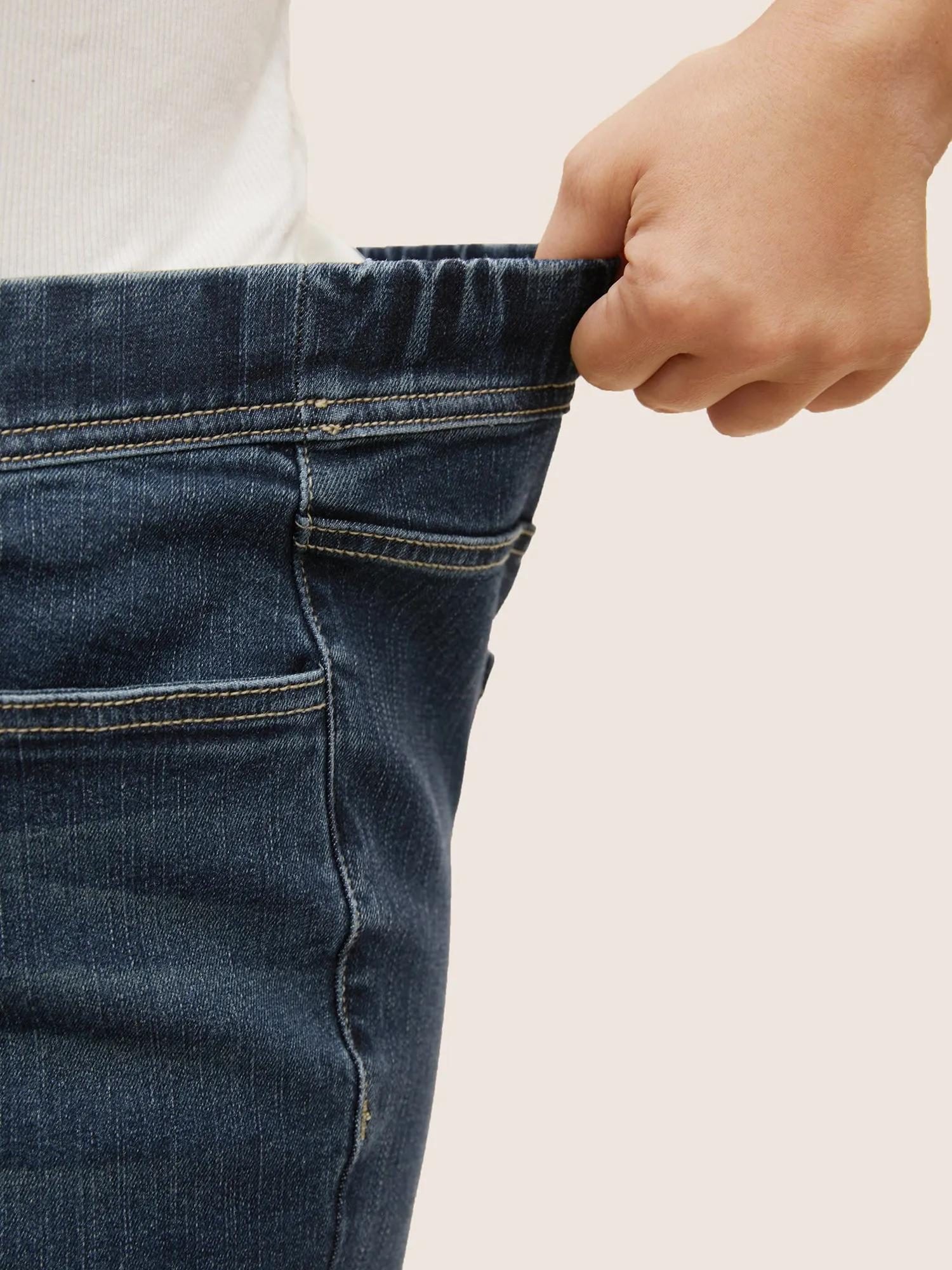 Dark Wash Elastic Waist Slim Cropped Jeans sold by Bloomchic product image thumbnail 4