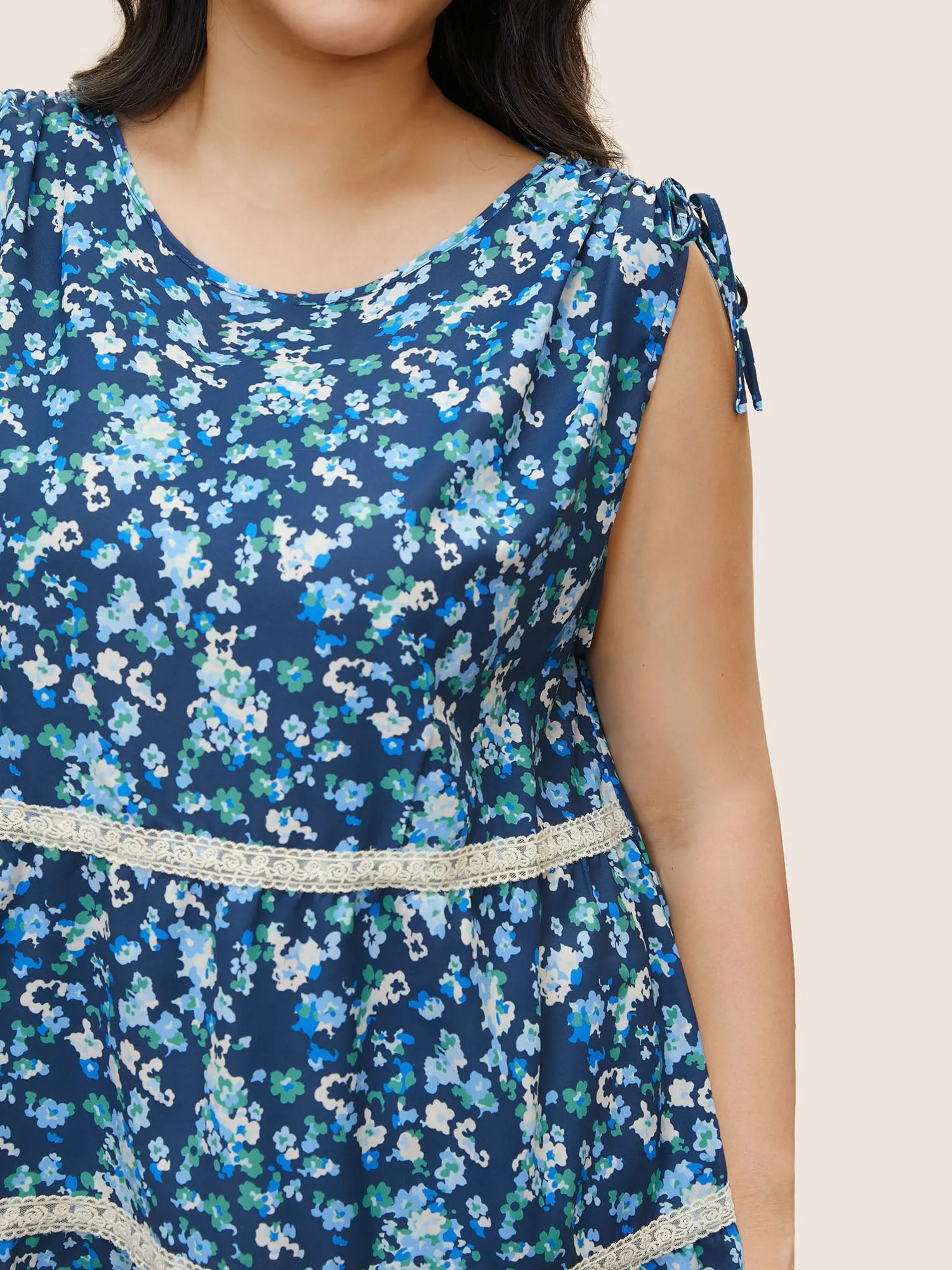 Ditsy Floral Drawstring Lace Patchwork Tank Top sold by Bloomchic product image thumbnail 2