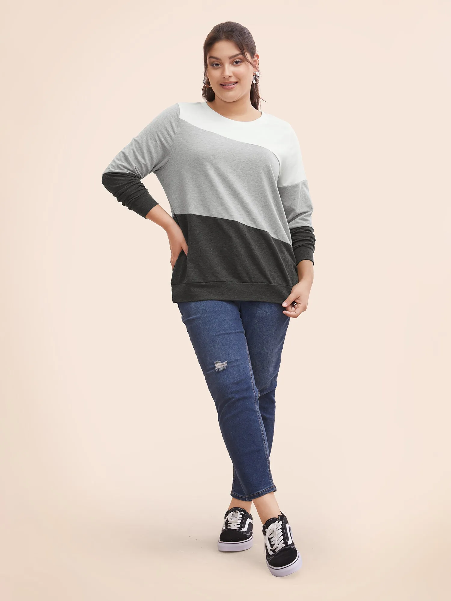 Crew Neck Colorblock Contrast Sweatshirt sold by Bloomchic product image thumbnail 3