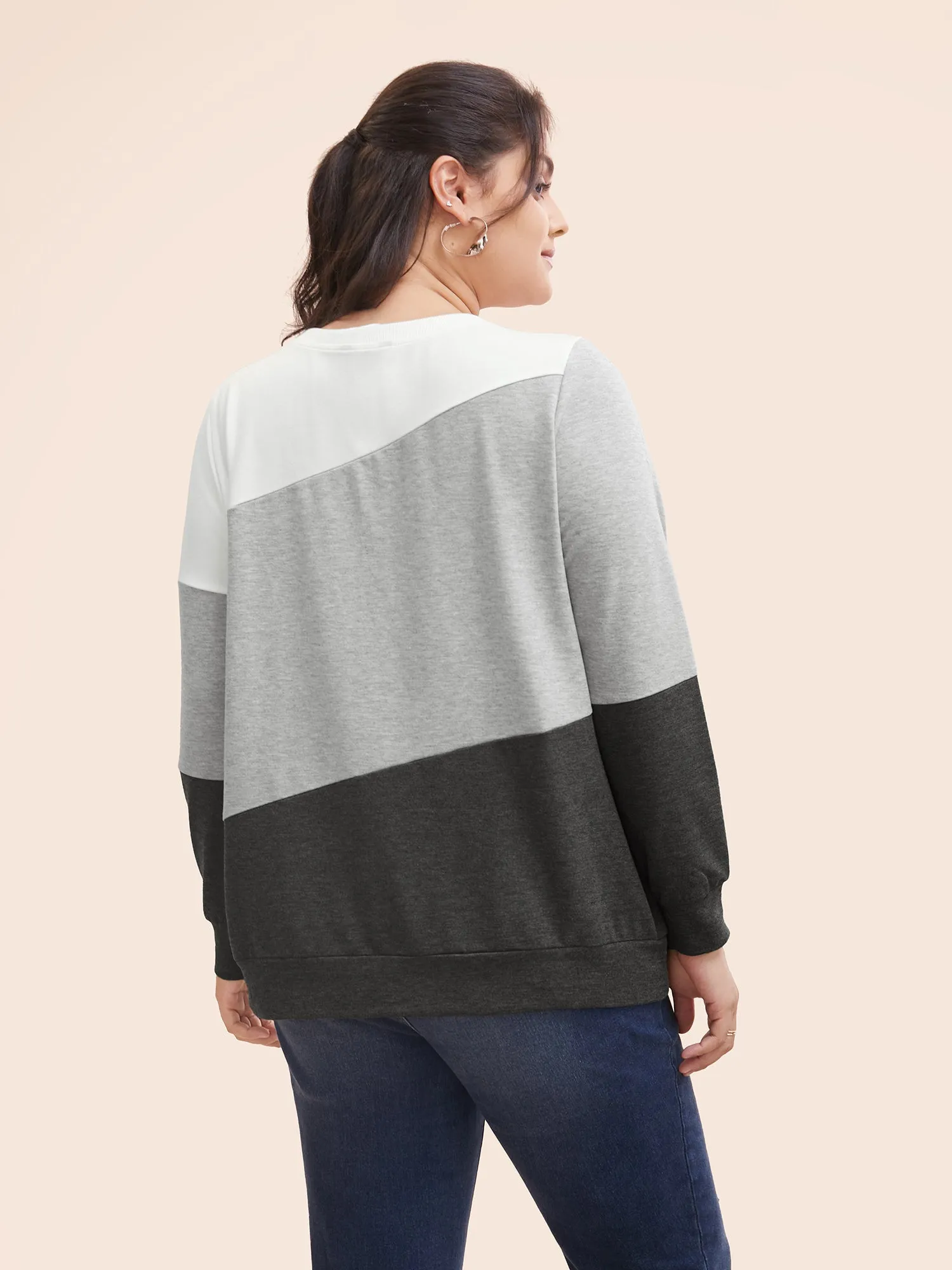 Crew Neck Colorblock Contrast Sweatshirt sold by Bloomchic product image thumbnail 2