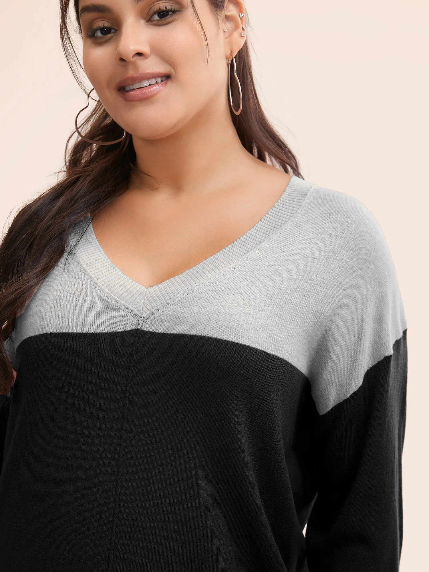 Supersoft Essentials Colorblock Two Tone Patchwork V Neck Pullover sold by Bloomchic product image thumbnail 3