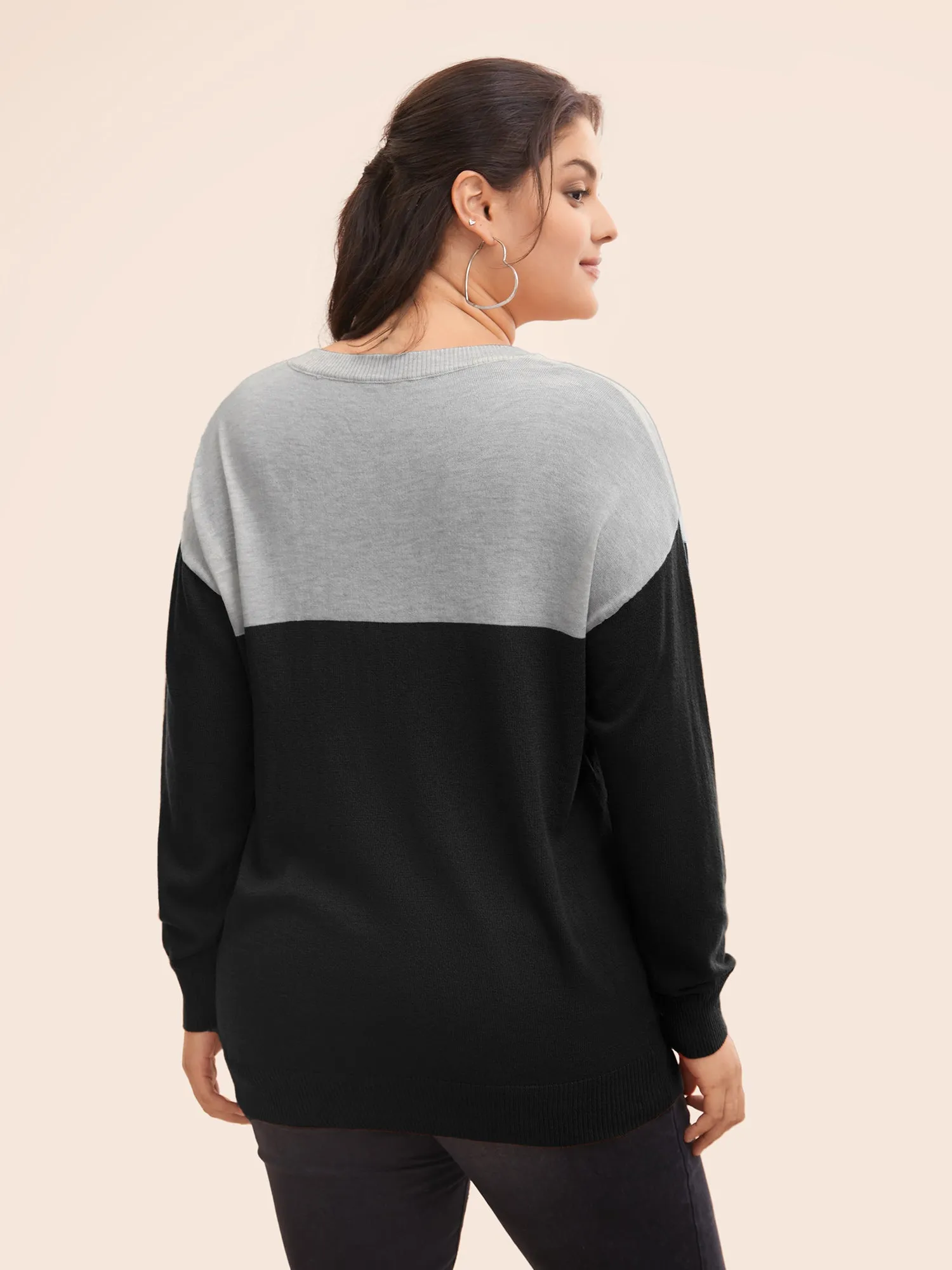 Supersoft Essentials Colorblock Two Tone Patchwork V Neck Pullover sold by Bloomchic product image thumbnail 2