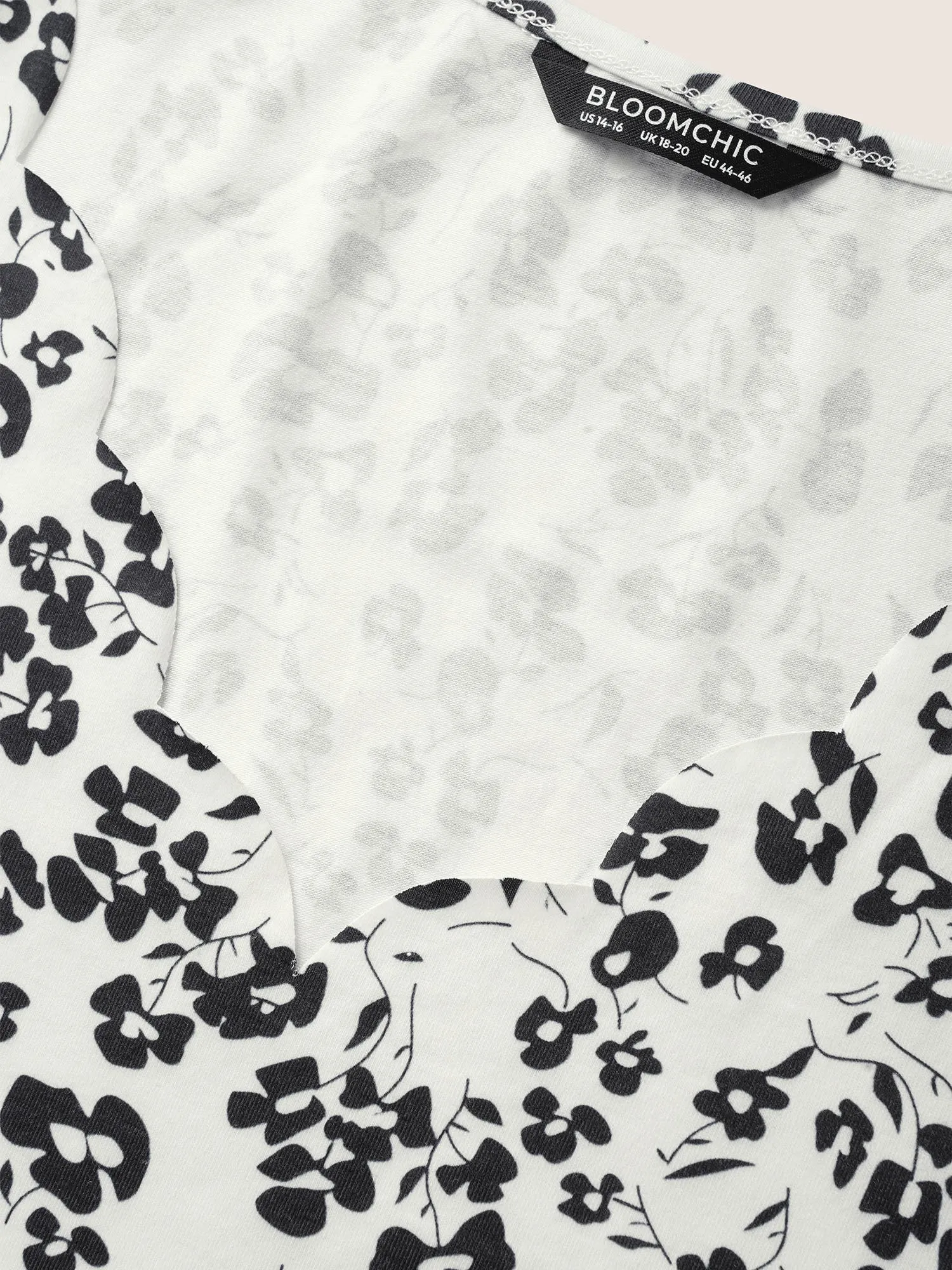 Floral Print V Neck Scalloped Trim T-shirt sold by Bloomchic product image thumbnail 5