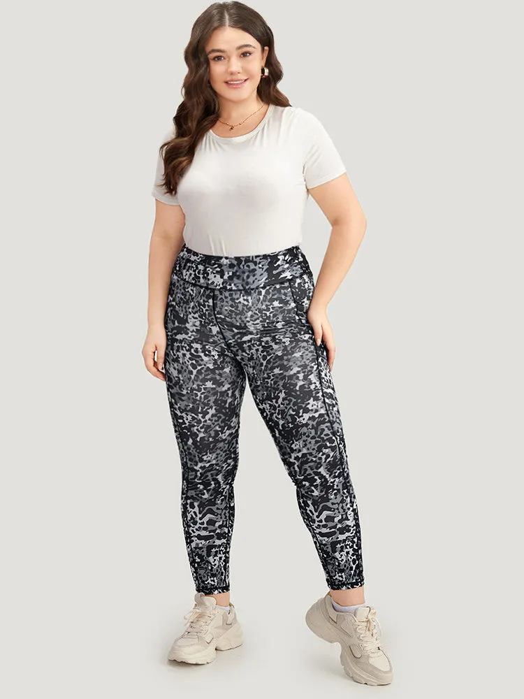 Camo Print Skinny Pocket Wideband Waist Leggings sold by Bloomchic product image thumbnail 4