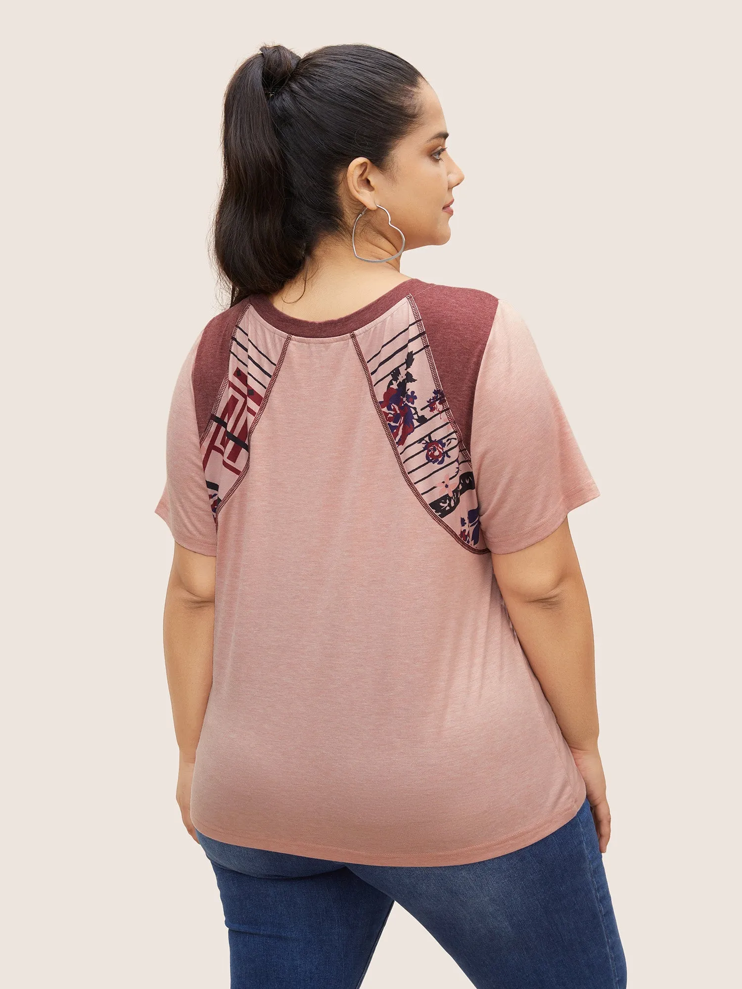 Crew Neck Geometric Patchwork Stitch T-shirt sold by Bloomchic product image thumbnail 2