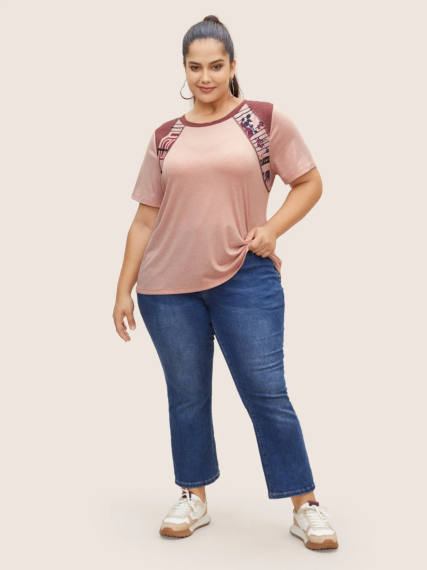 Crew Neck Geometric Patchwork Stitch T-shirt sold by Bloomchic product image thumbnail 3