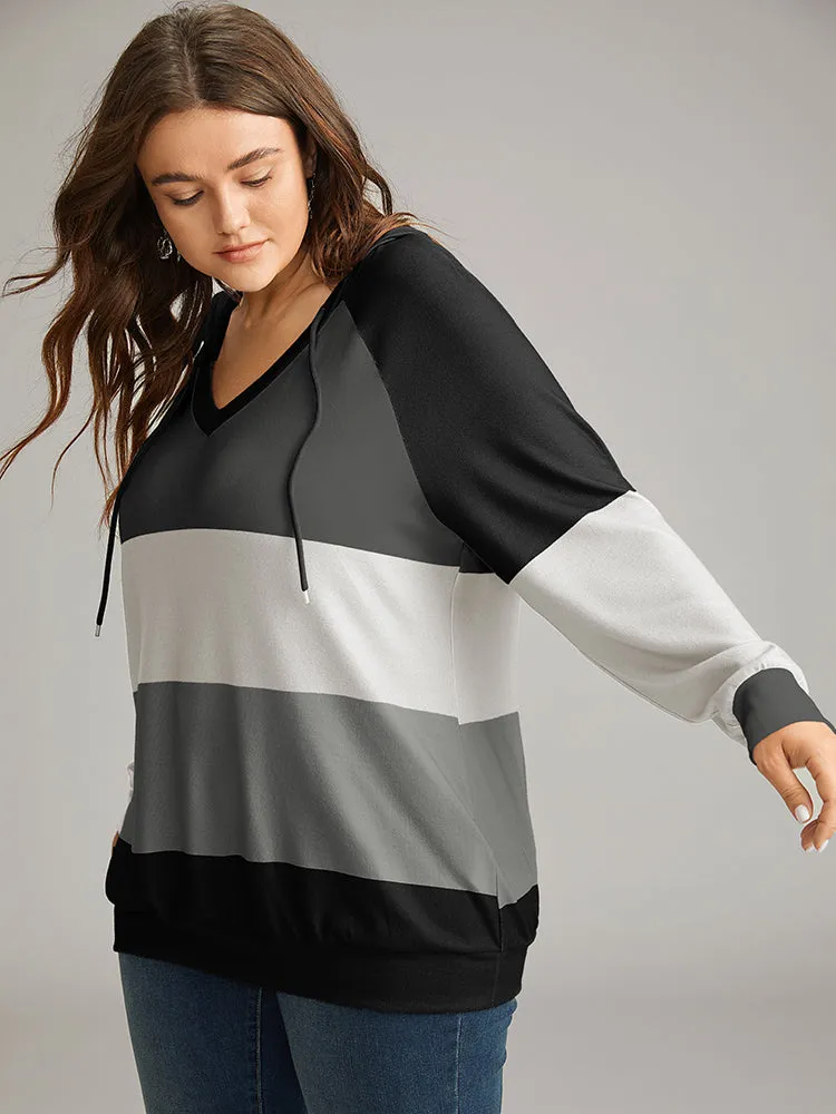Colorblock Contrast Hooded Drawstring Sweatshirt sold by Bloomchic product image thumbnail 3