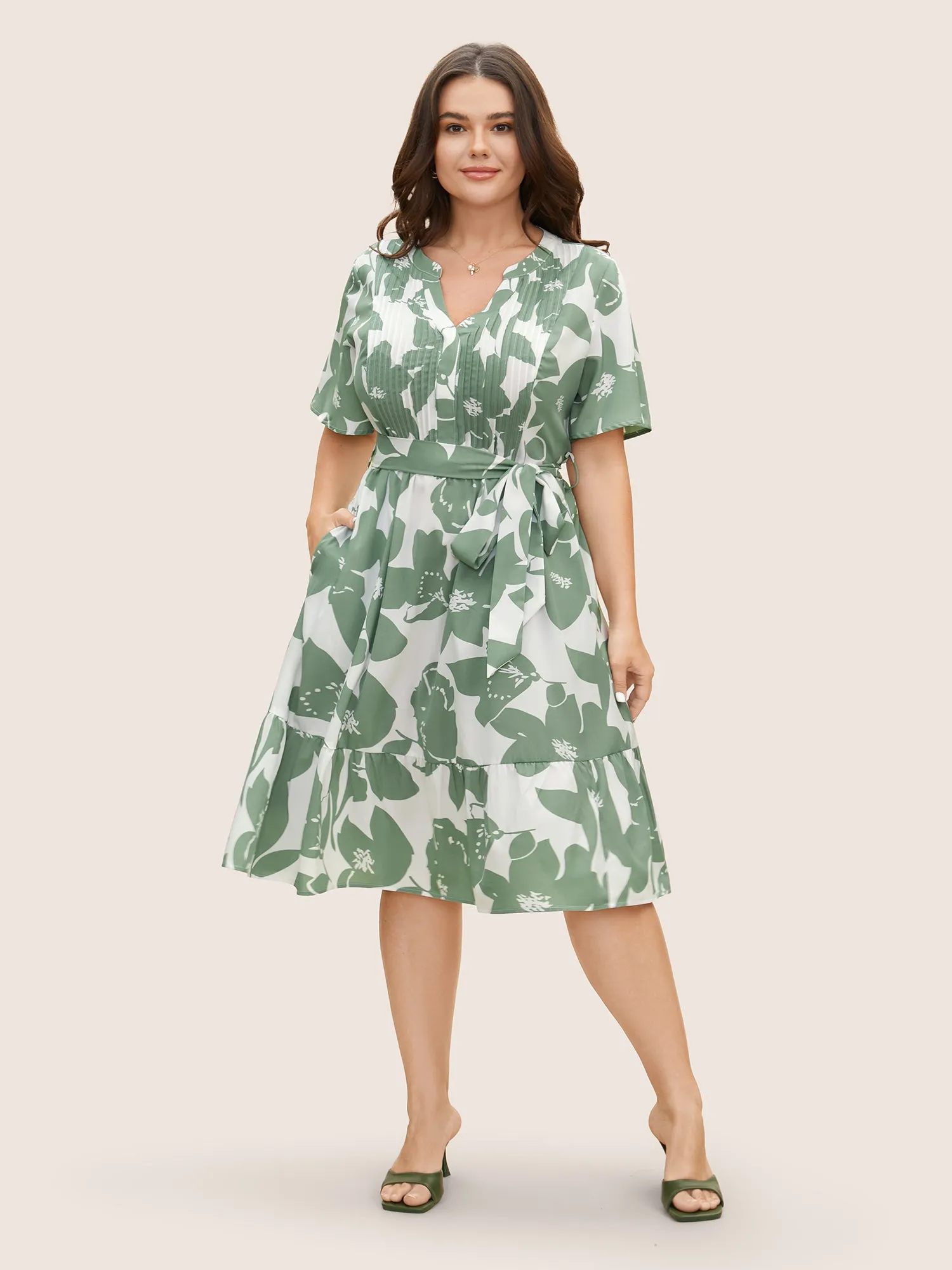 Notched Collar Silhouette Floral Print Pleated Dress sold by Bloomchic product image thumbnail 4