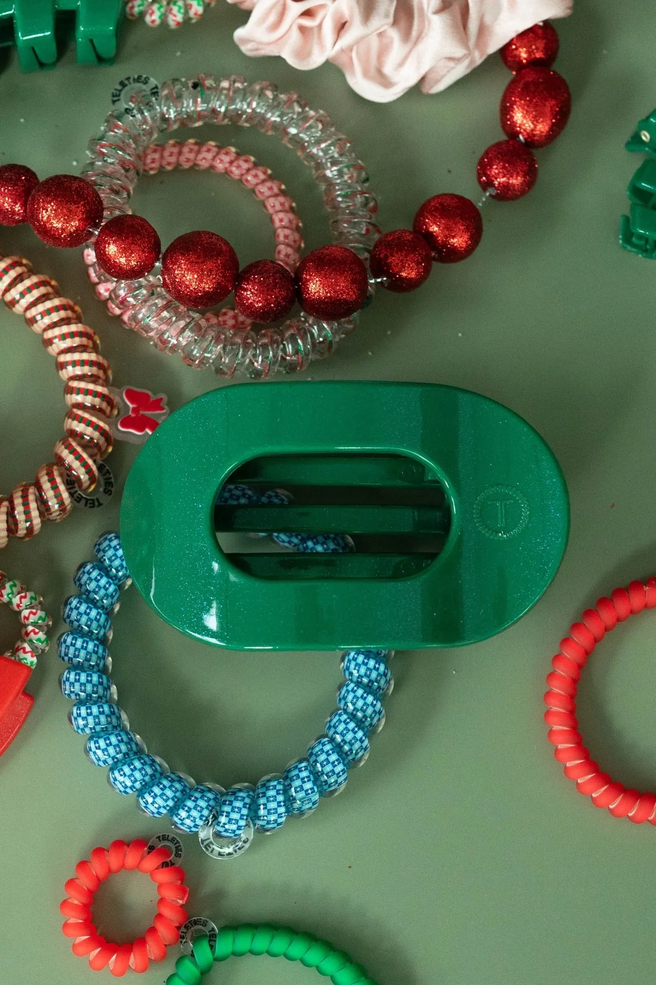 Mistletoe Small Flat Round Hair Clip sold by TELETIES product image thumbnail 4