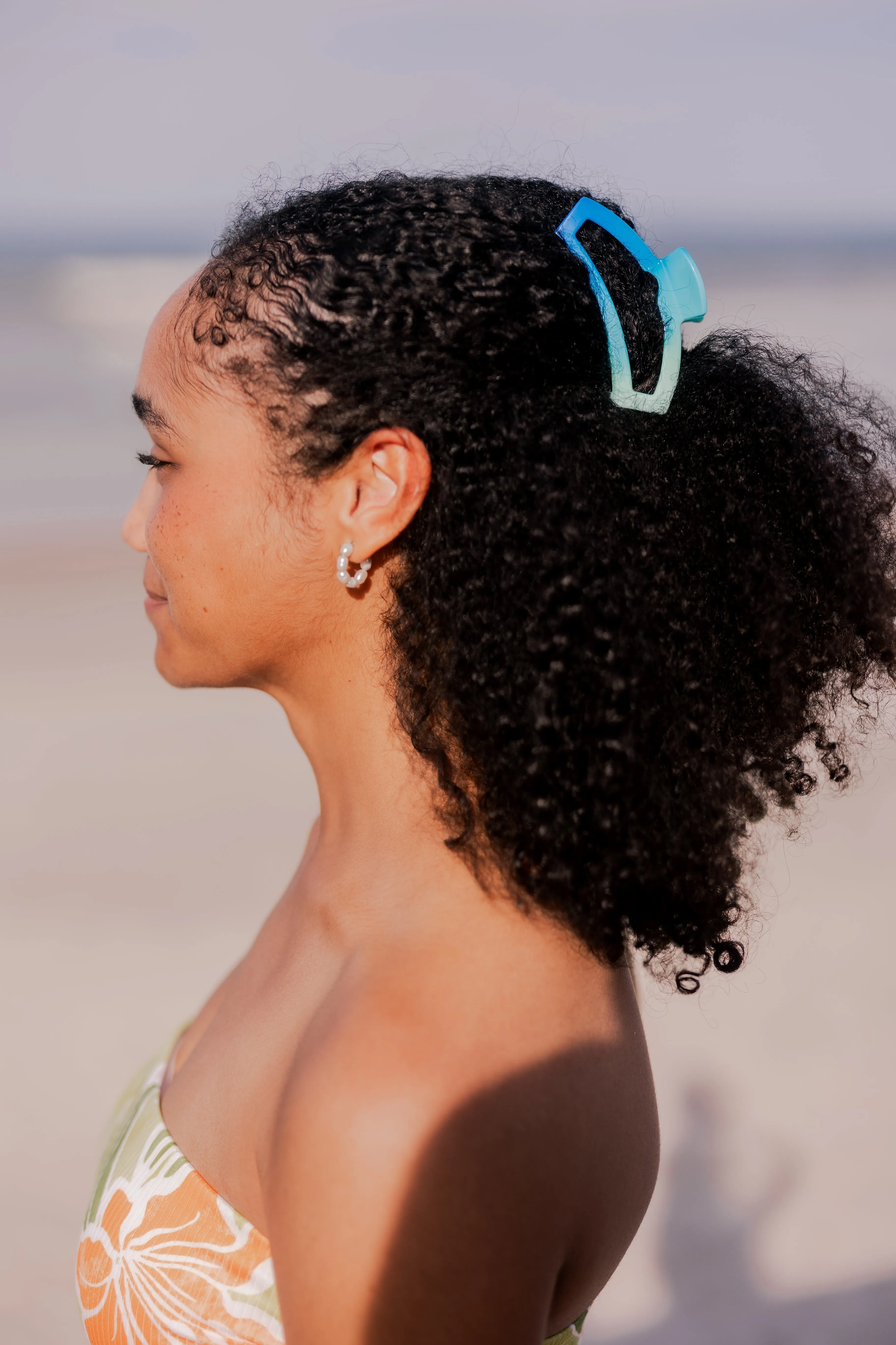 Open Poolside Medium Claw Hair Clip sold by TELETIES product image thumbnail 4