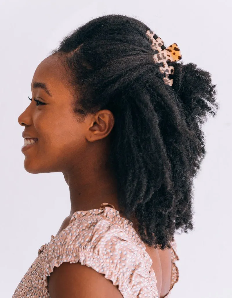 Classic Blonde Tortoise Medium Claw Hair Clip sold by TELETIES product image thumbnail 4