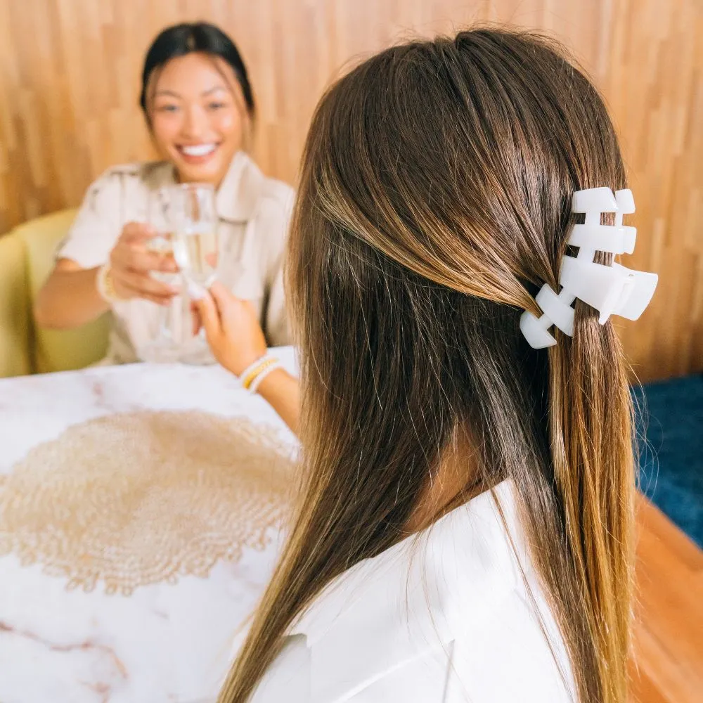 Classic Coconut White Medium Claw Hair Clip sold by TELETIES product image thumbnail 5