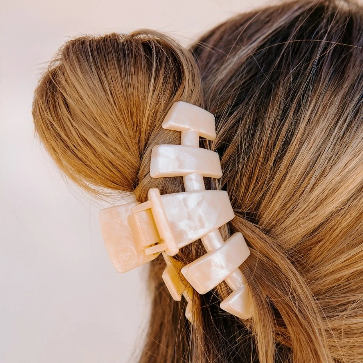 Classic Soft Surf Large Hair Clip sold by TELETIES product image thumbnail 3