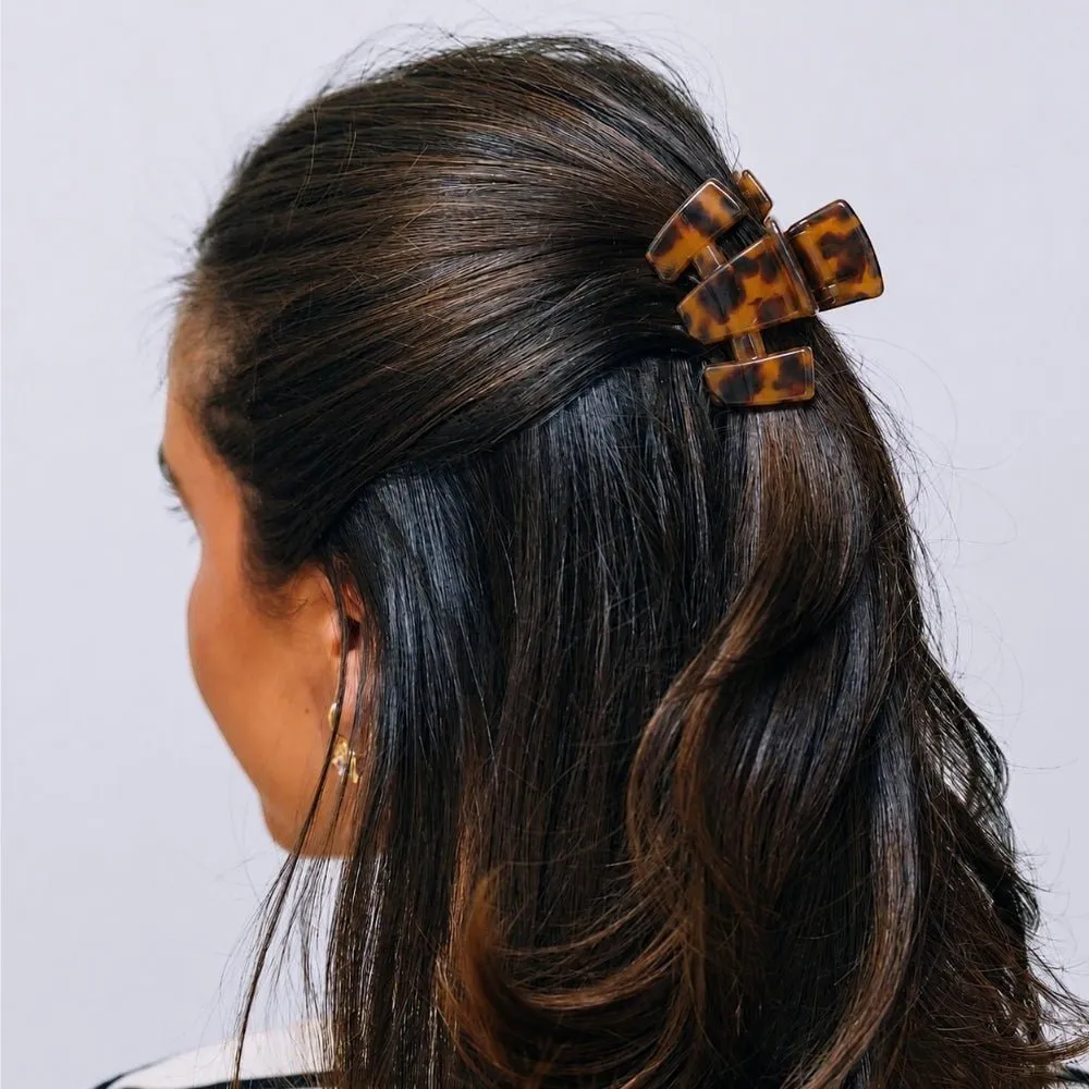 Classic Tortoise Petite Claw Clip sold by TELETIES product image thumbnail 2