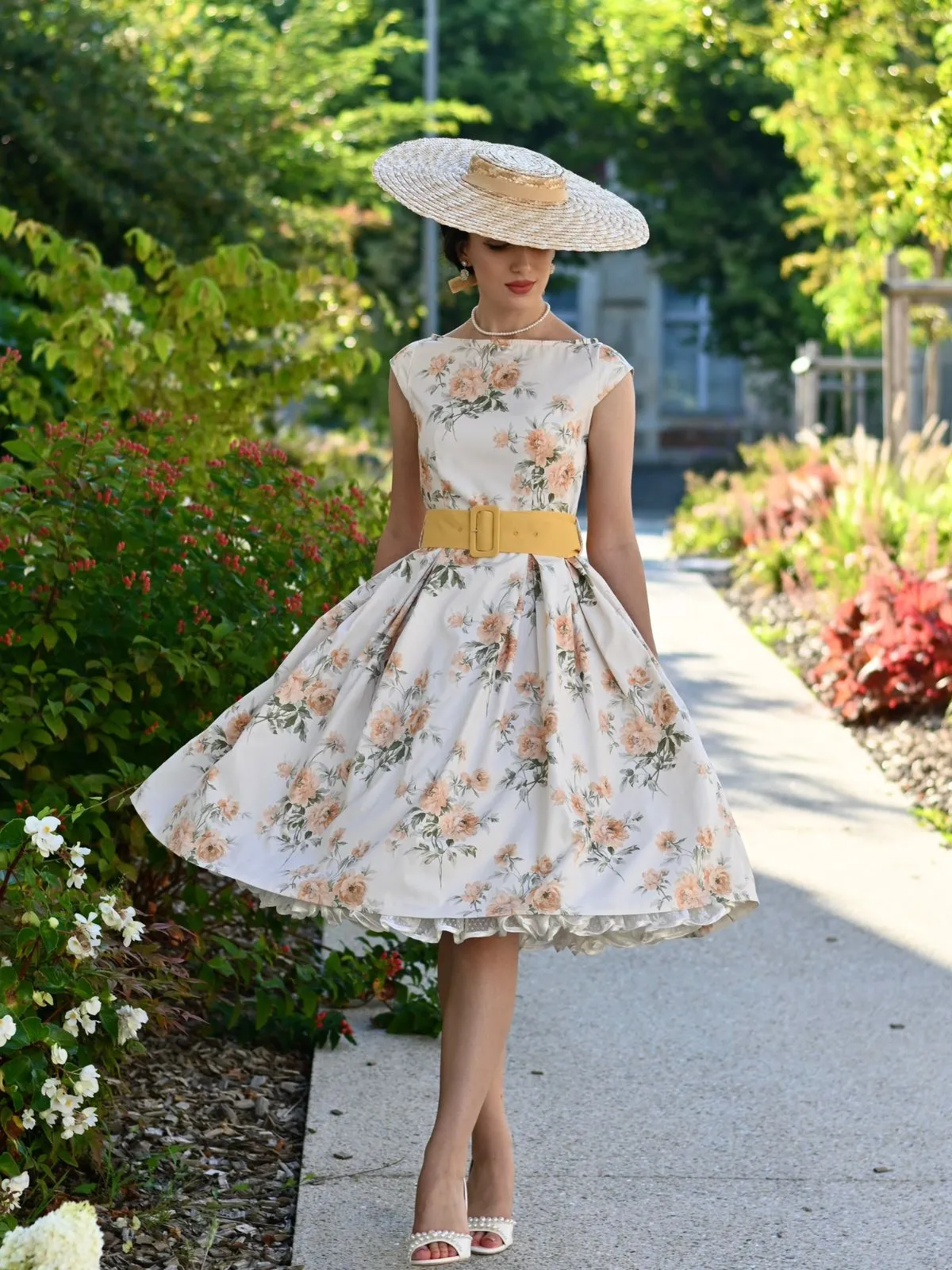 Yellow 1950s Boat Neck Antique Floral Dress sold by Retro Stage product image thumbnail 4