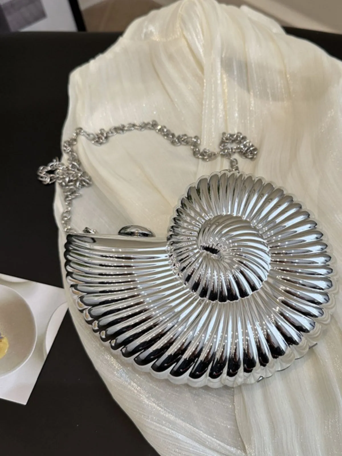 Metallic Seashell Clutch Chain Bag sold by Retro Stage product image thumbnail 4