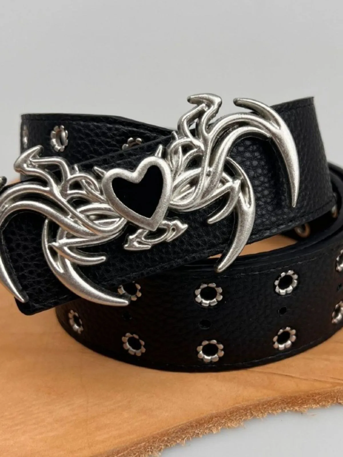 Vintage Heart Wings Grommet Buckle Punk Belt sold by Retro Stage product image thumbnail 3