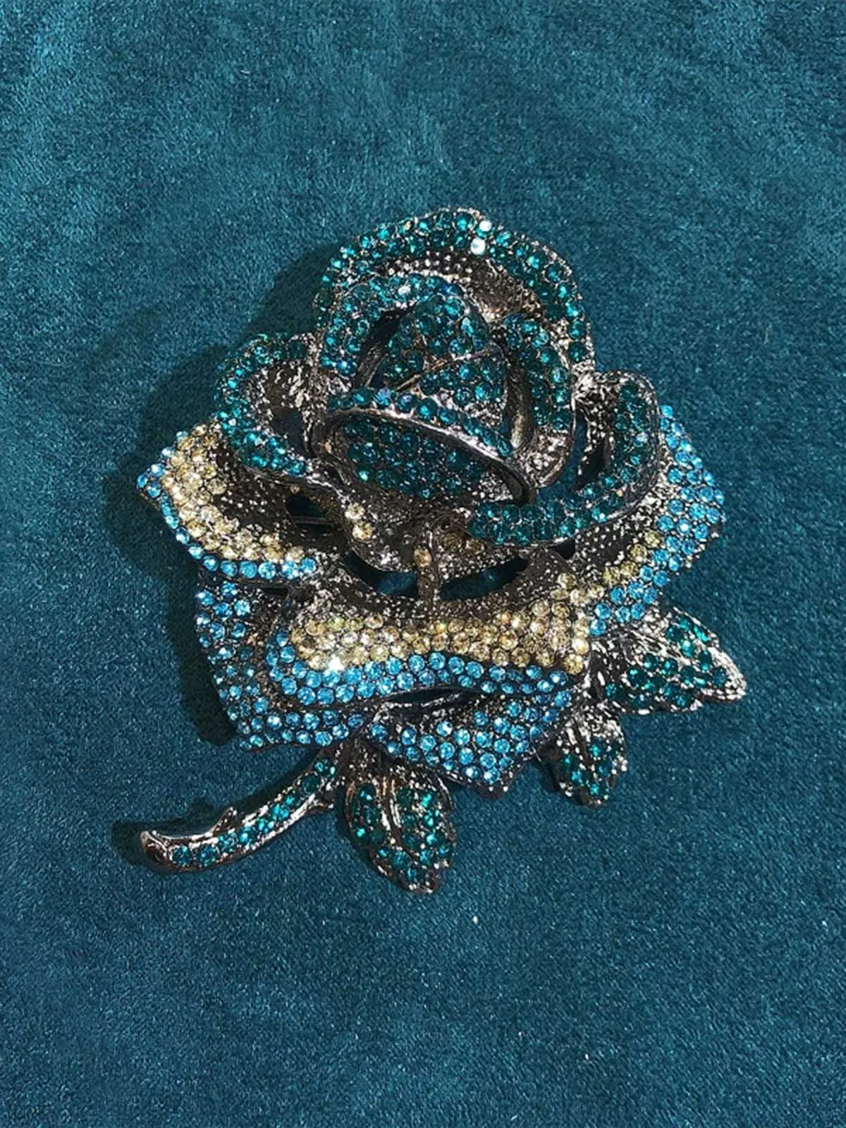 Vintage Rhinestones Rose Brooch sold by Retro Stage product image thumbnail 4
