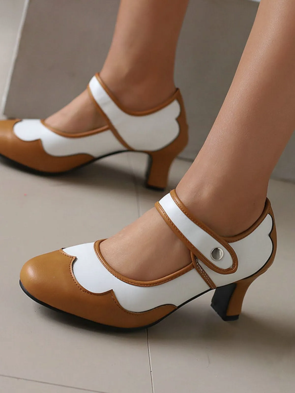 Vintage Colorblock Petal Edge Cone Heels sold by Retro Stage product image thumbnail 3