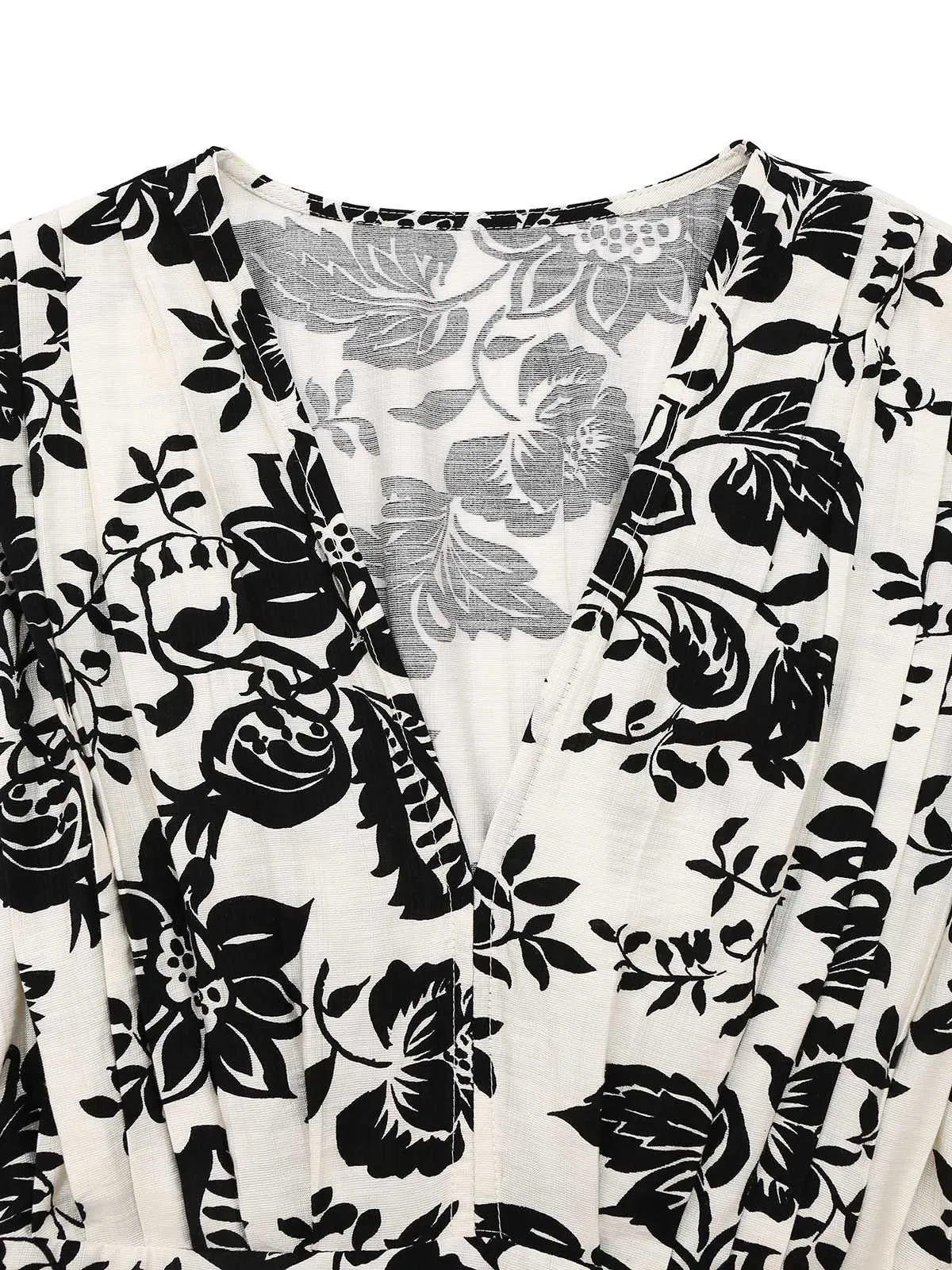 1970s V-Neck Floral Cap Sleeve Midi Dress sold by Retro Stage product image thumbnail 3