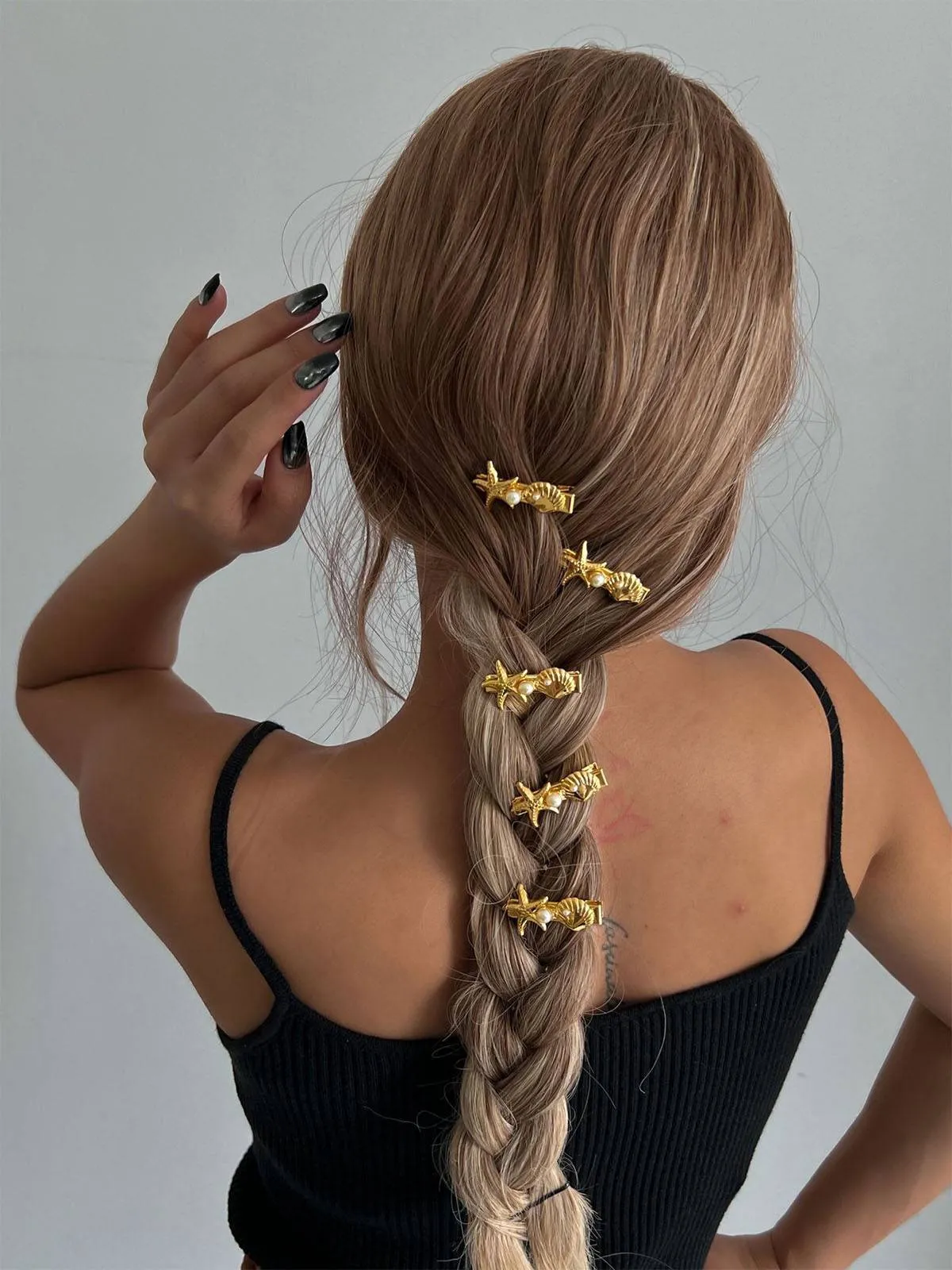 3D Starfish Seashell Pearl Hair Clip sold by Retro Stage product image thumbnail 2