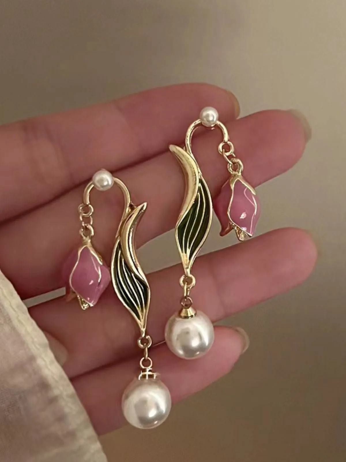 Vintage Gold Edge Tulip Pearl Earrings sold by Retro Stage product image thumbnail 3