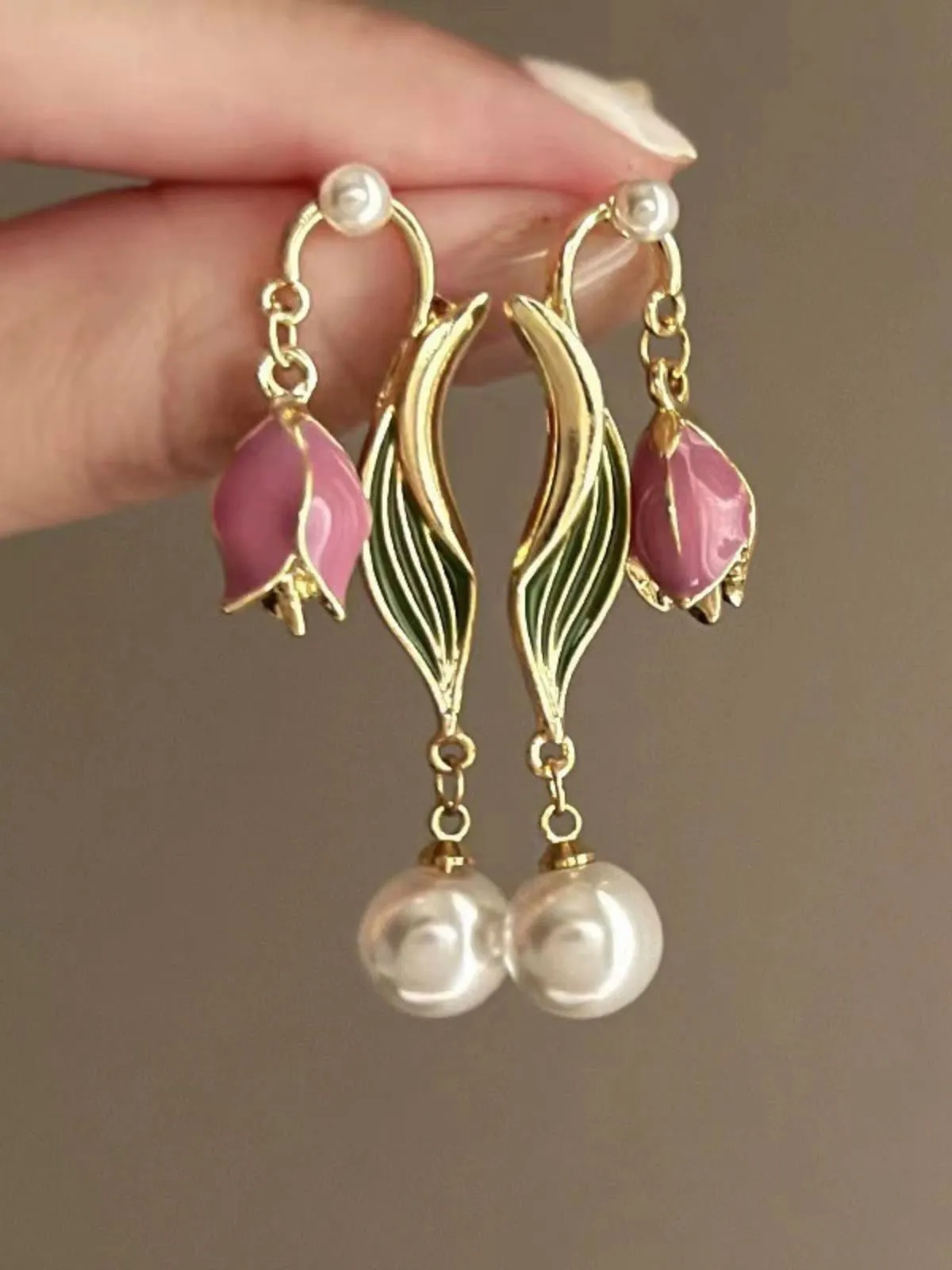 Vintage Gold Edge Tulip Pearl Earrings sold by Retro Stage product image thumbnail 2