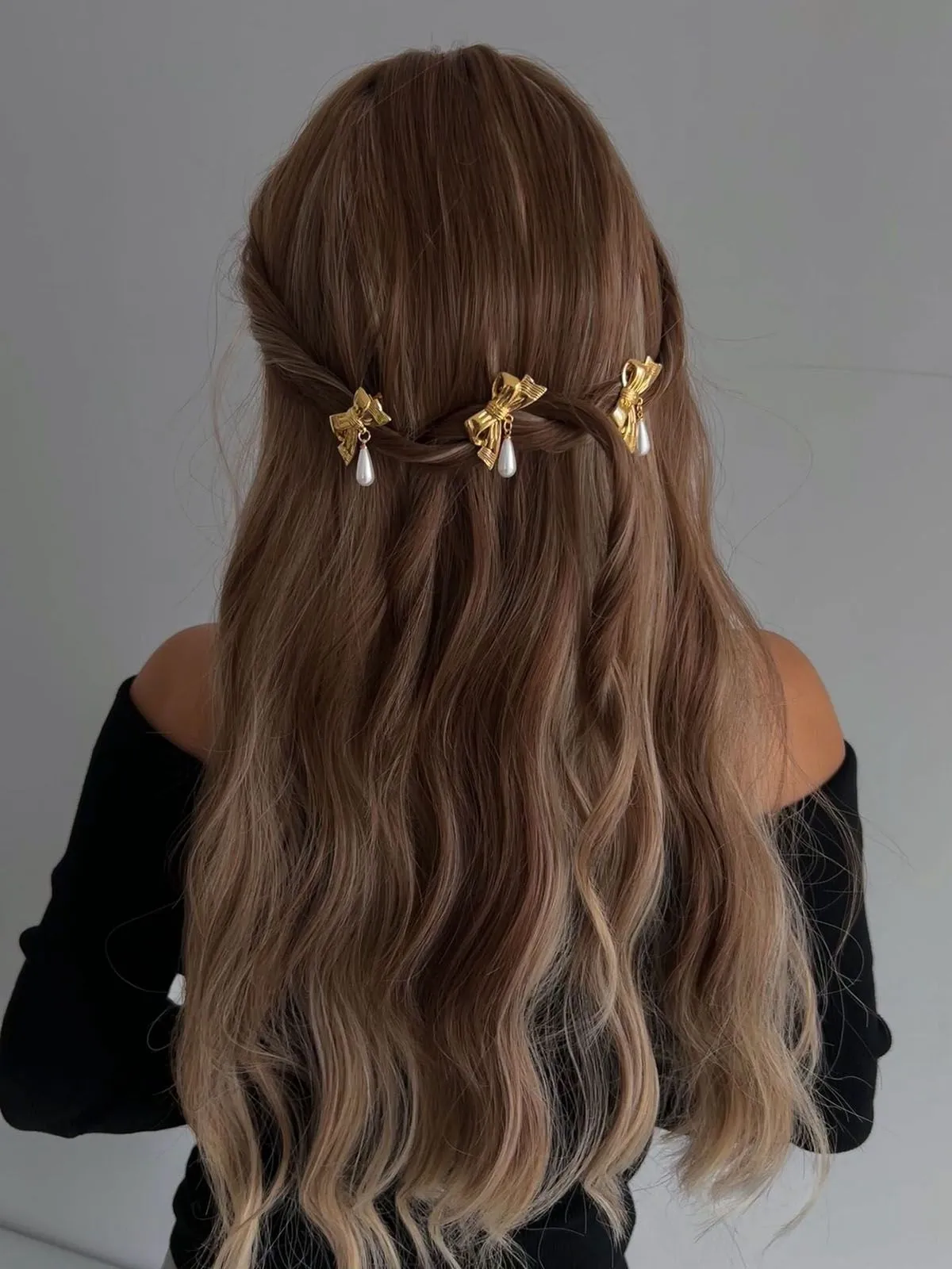 3D Bow Pearl Drop Hair Clip sold by Retro Stage product image thumbnail 2