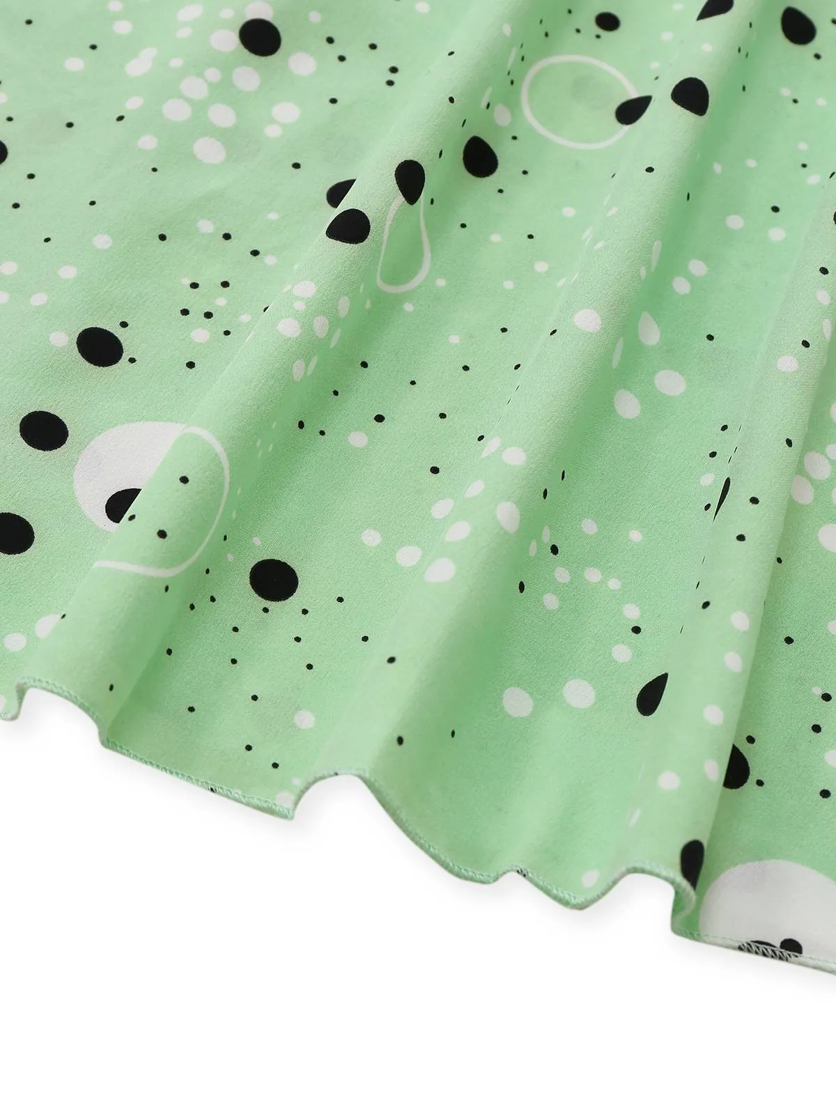 1940s Irregular Dots V-Neck Ruffled Dress sold by Retro Stage product image thumbnail 5