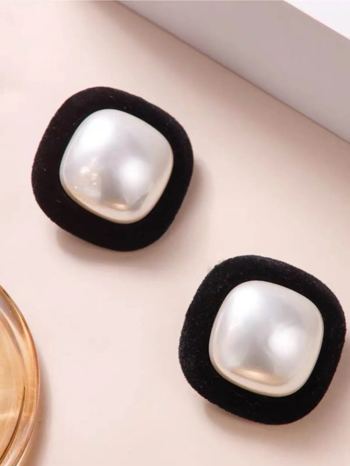 Vintage Flocked Square Pearl Earrings sold by Retro Stage product image thumbnail 2