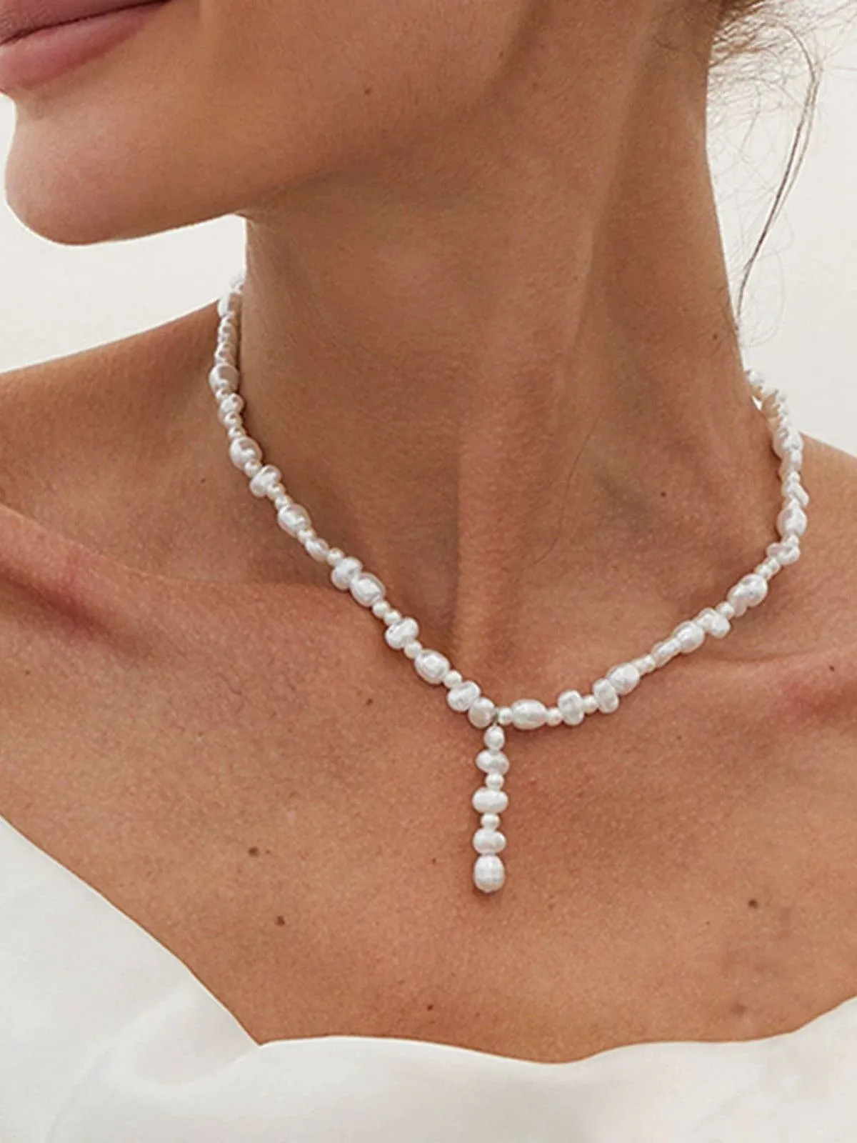 White Pearl Pendant Necklace sold by Retro Stage product image thumbnail 2